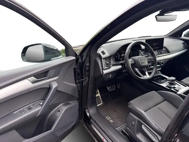 Audi Q5 view 13
