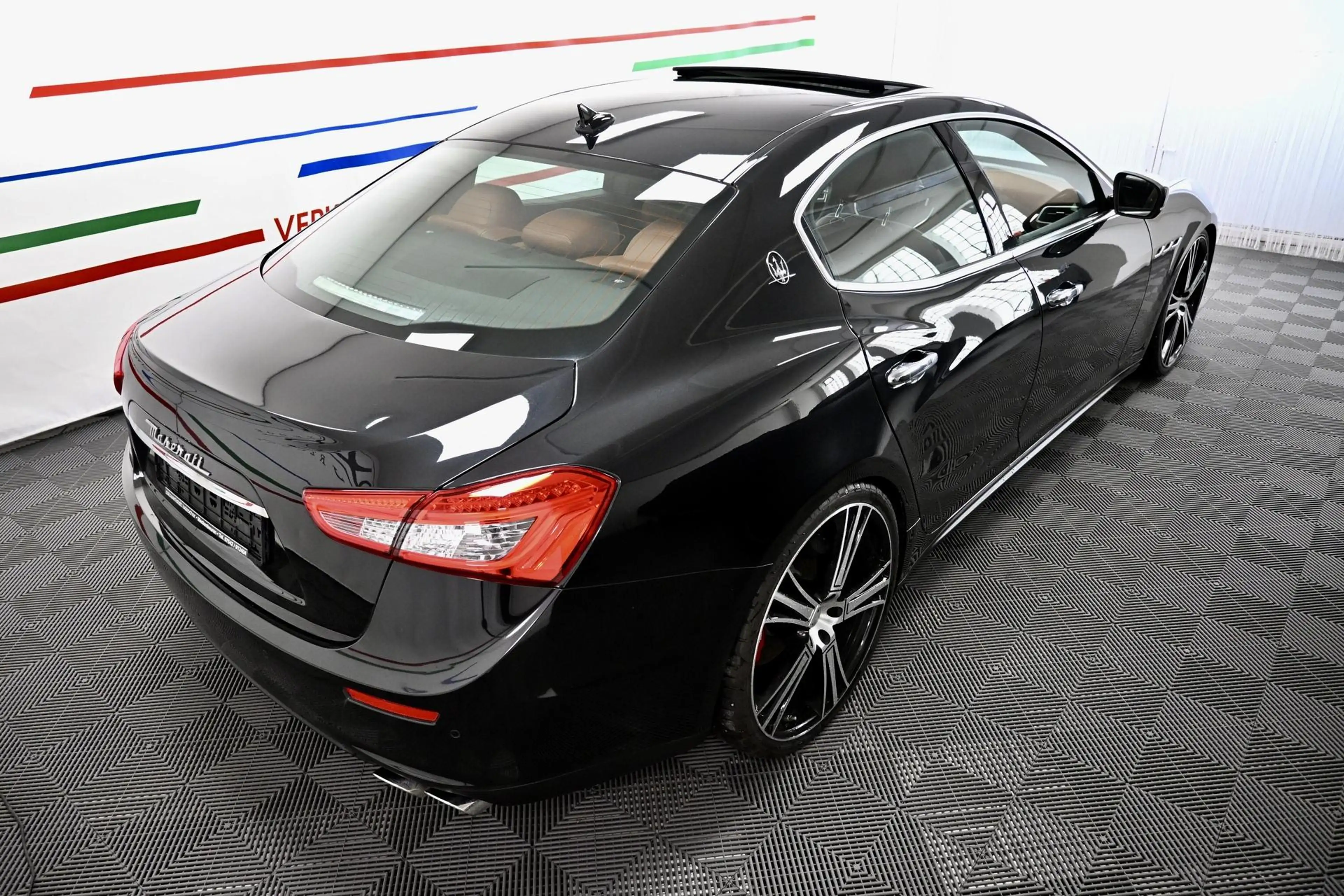 Maserati Ghibli Ghibli 3.0 V6 Diesel *Zegna Edition+MANSORY* — photo 4