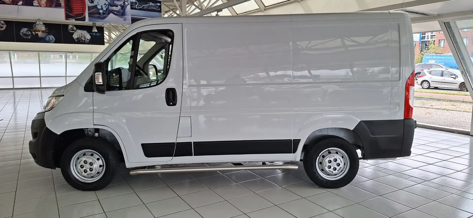 Citroen Jumper 30 2.2 BlueHDi 120 L1H1, nieuwe versn. bak/navi/cr Wit - 2