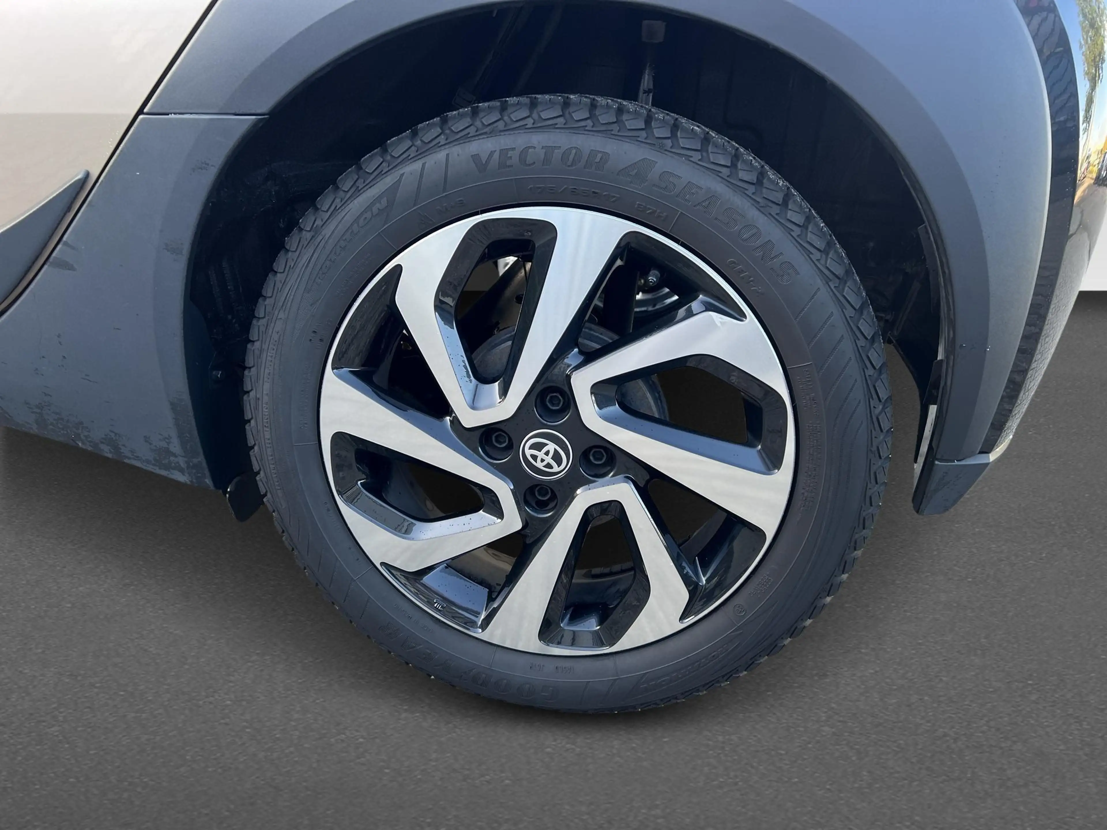 Toyota Aygo X 1.0 VVT-i MT Play — photo 11