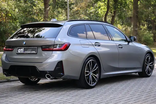 BMW 3 Series view 8