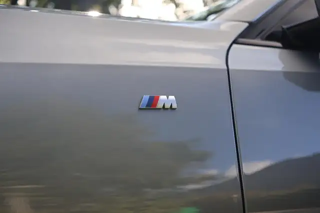 BMW 3 Series view 5