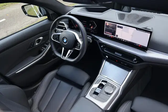 BMW 3 Series view 13