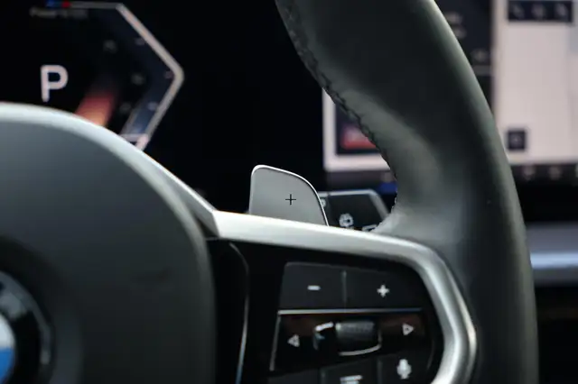 BMW 3 Series view 24
