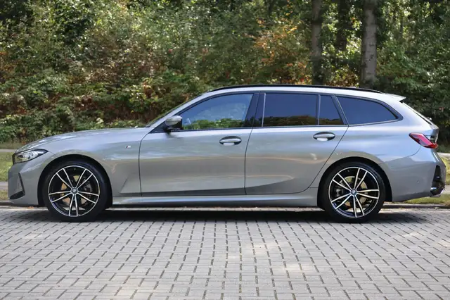 BMW 3 Series view 2
