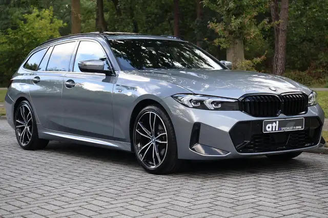 BMW 3 Series view 10
