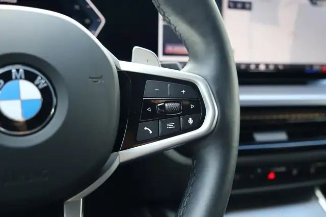 BMW 3 Series view 22