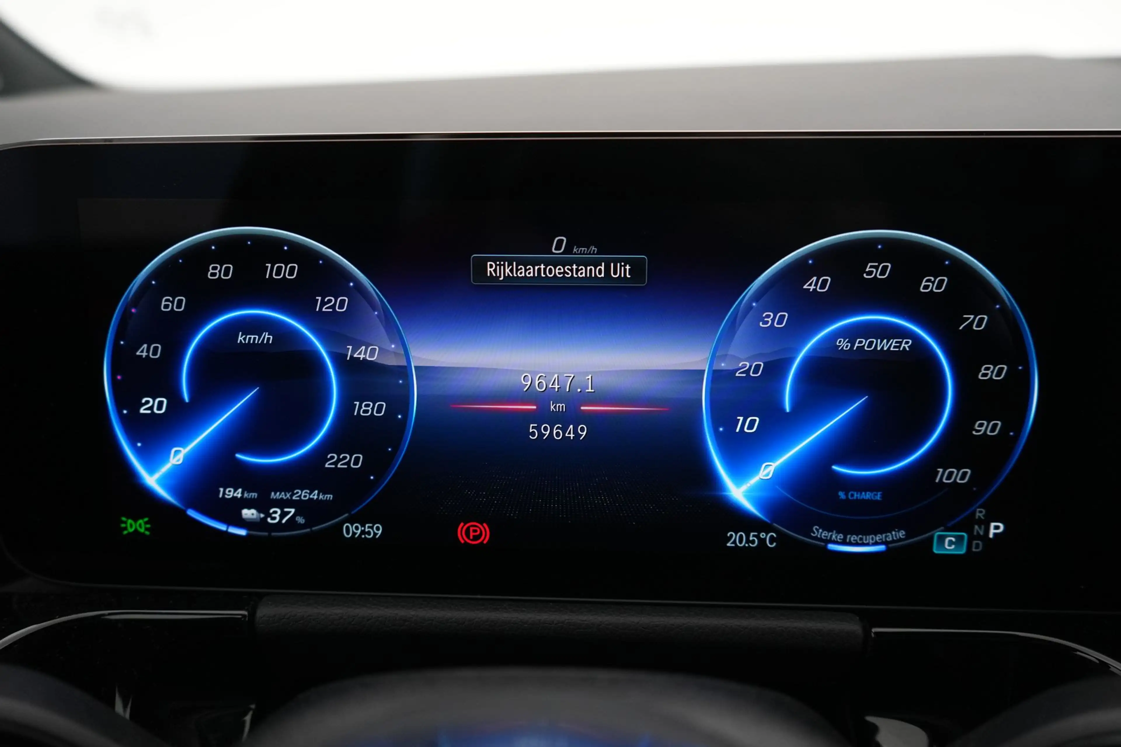 Mercedes-Benz EQA 250 250+ Luxury Line LEDER/CUIR LED GPS PDC CAM Verw. — photo 14