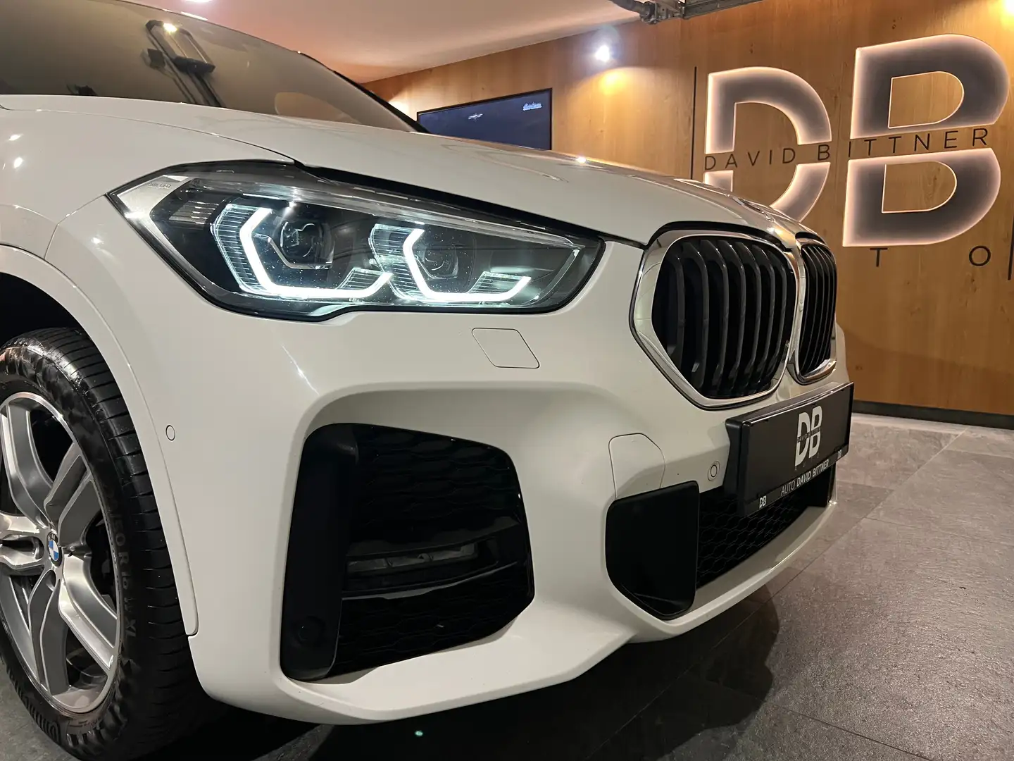 BMW X1 X1 sDrive18d - M Paket - Facelift - Head Up- LED Blanc - 2