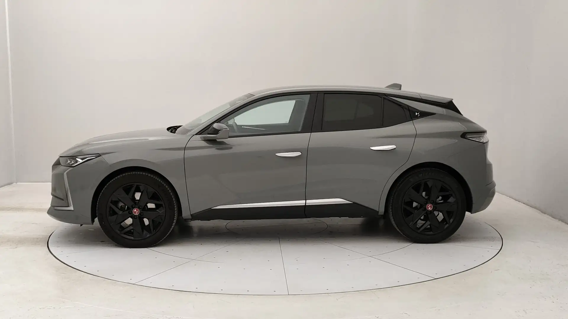 DS Automobiles DS 4 1.6 PureTech Performance Line+ Grau - 2