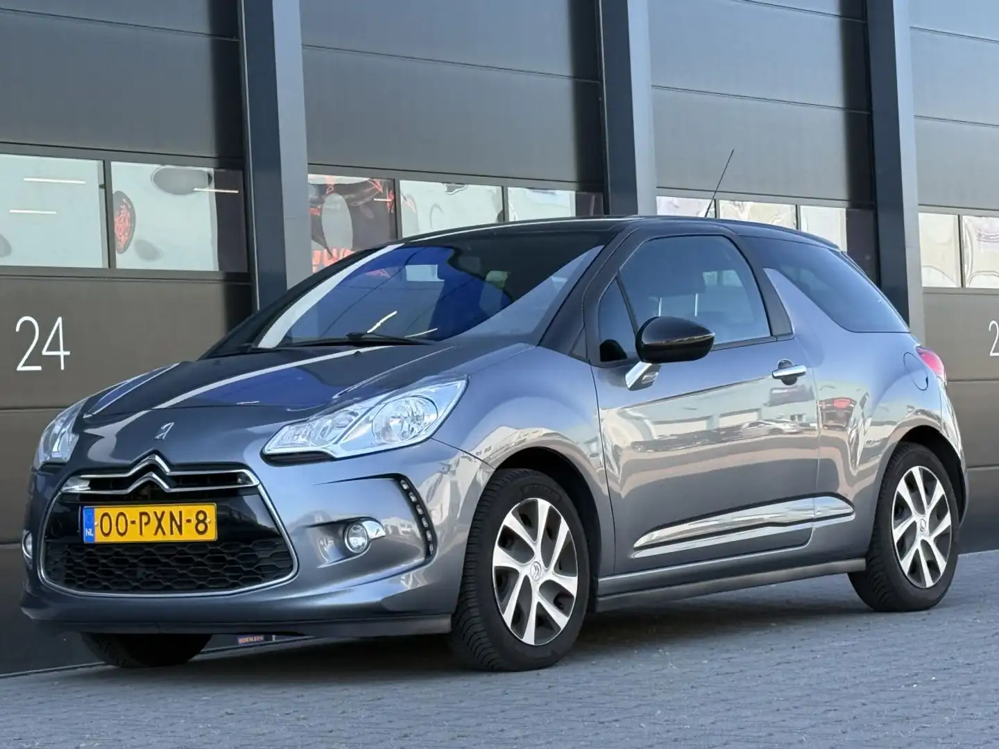 Citroen DS3 1.6 e-HDi So Chic Gri - 1