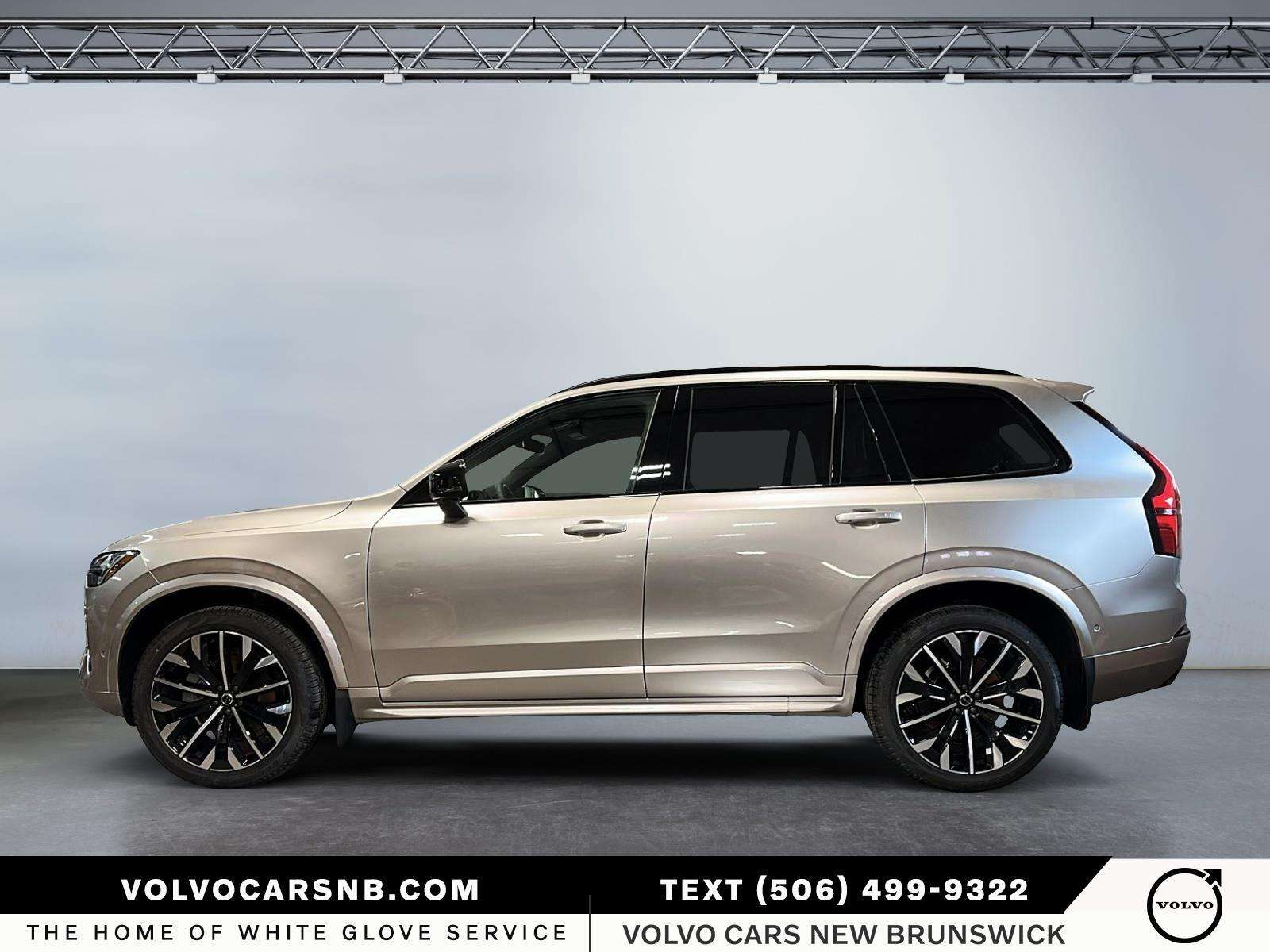2026 Volvo XC90 B6 Ultra Bright Theme alt 5