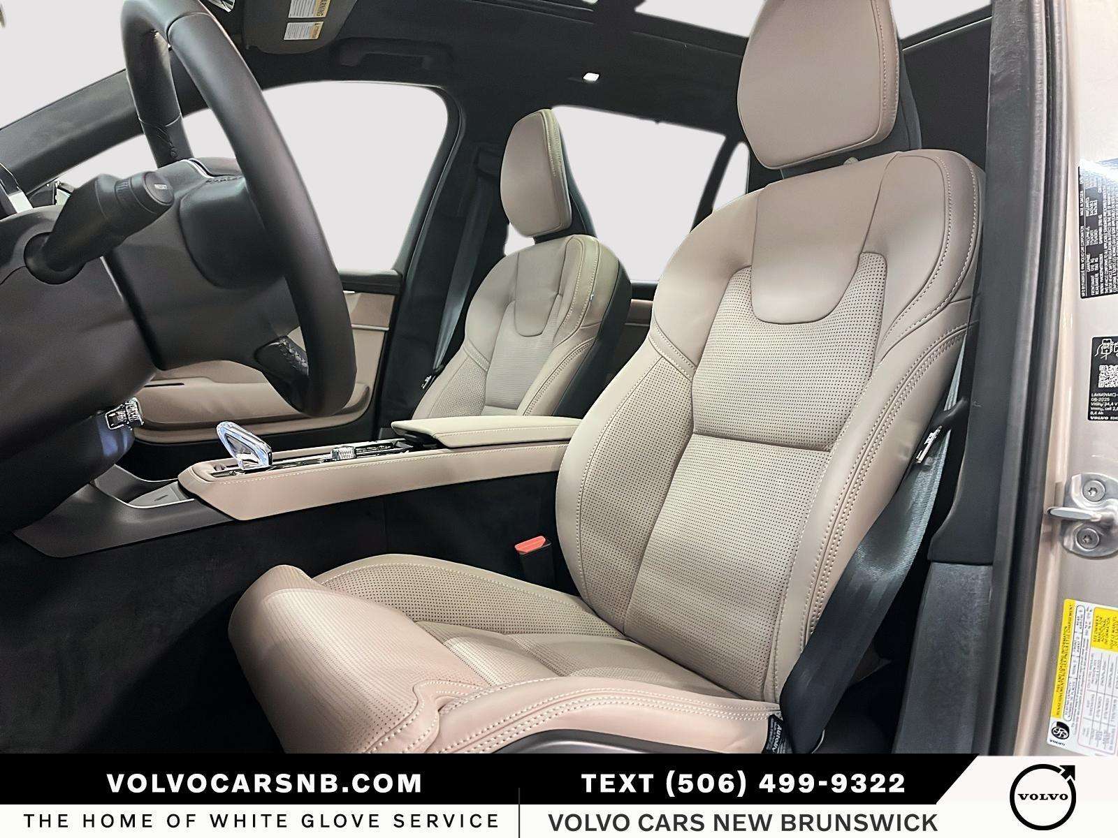 2026 Volvo XC90 B6 Ultra Bright Theme thumb 8