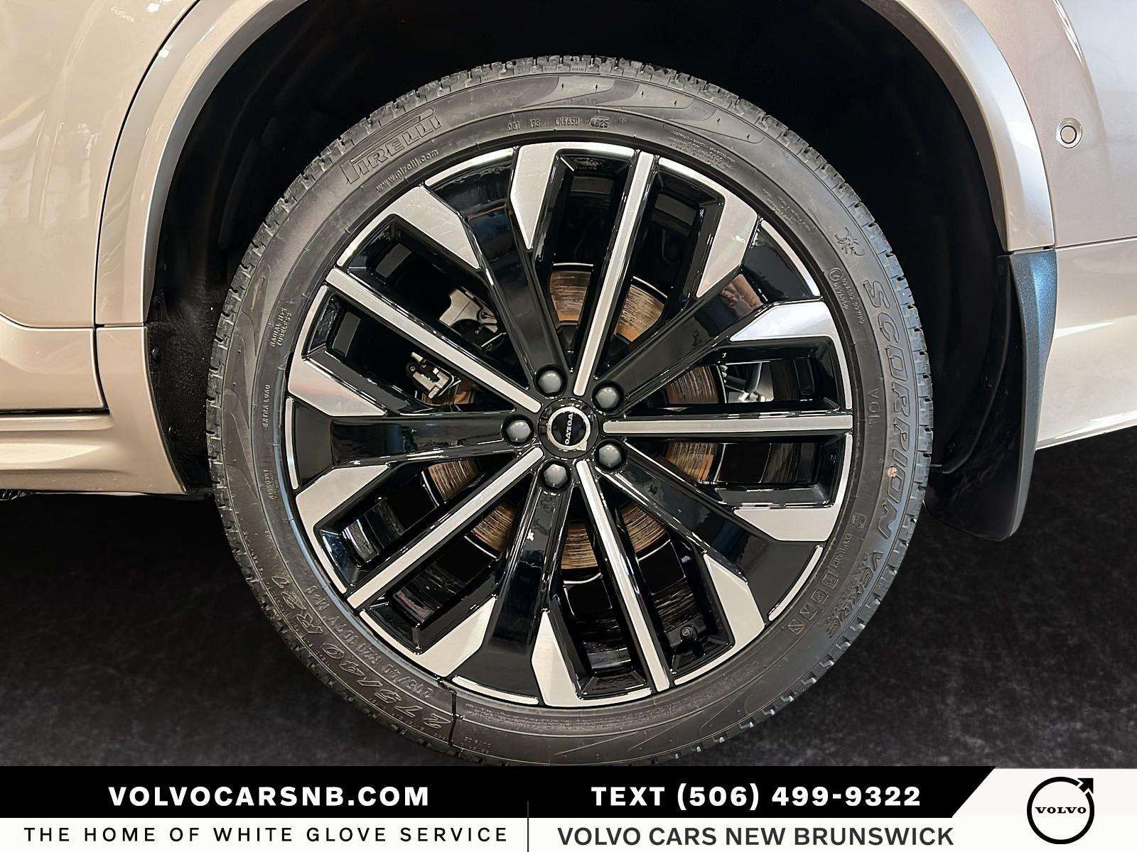 2026 Volvo XC90 B6 Ultra Bright Theme thumb 7