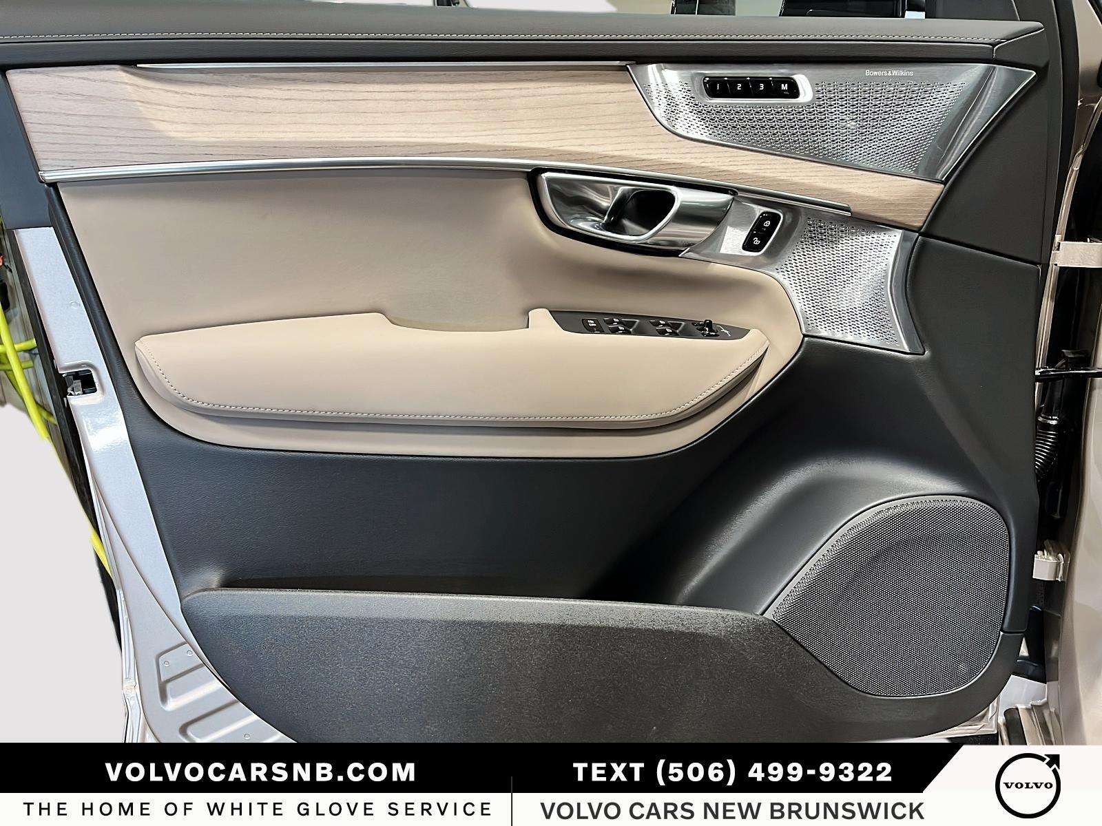 2026 Volvo XC90 B6 Ultra Bright Theme thumb 12