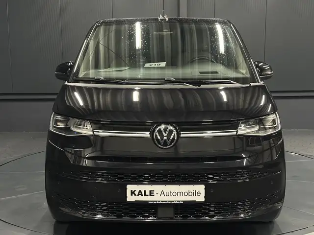 Volkswagen Multivan view 8