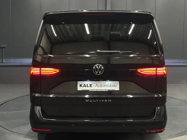 Volkswagen Multivan view 4
