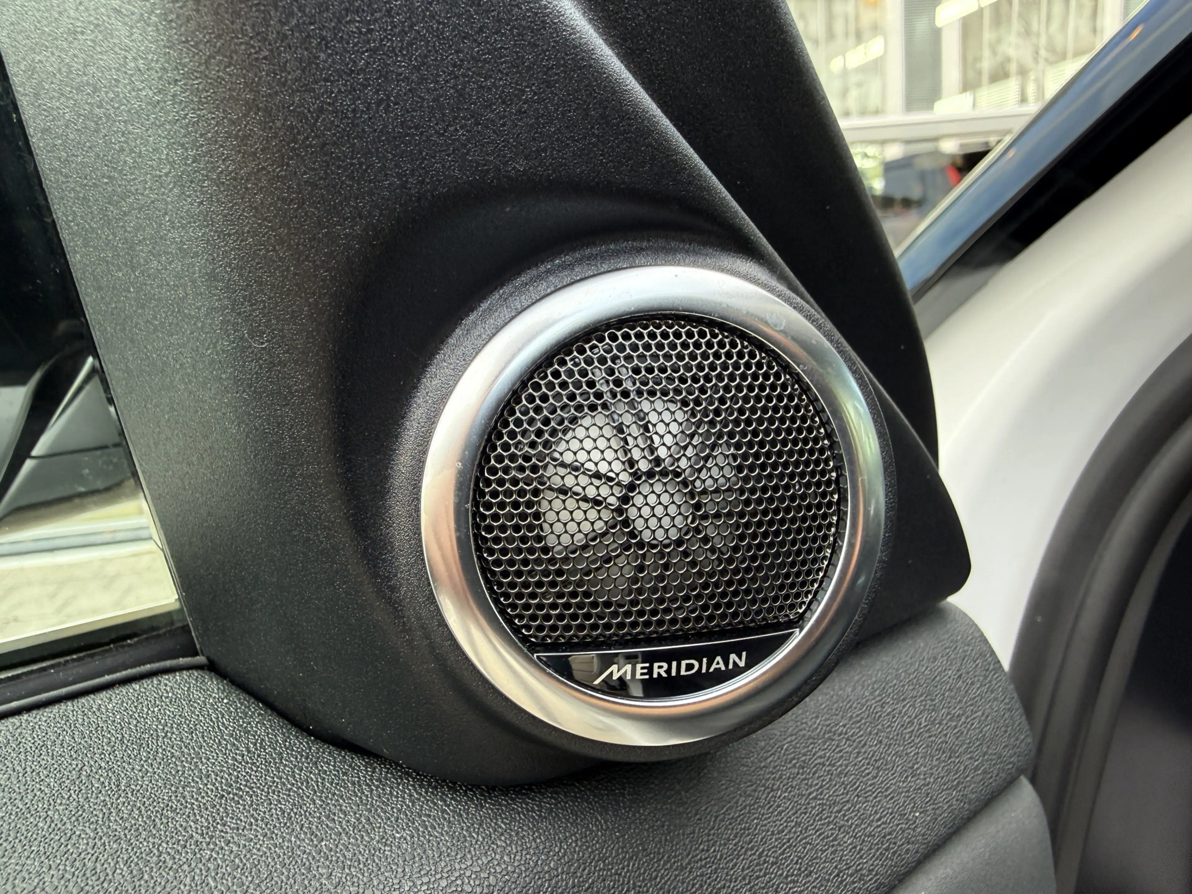 Land Rover Range Rover Evoque 1.5 P270e PHEV AWD SE Dynamic Edition — photo 10