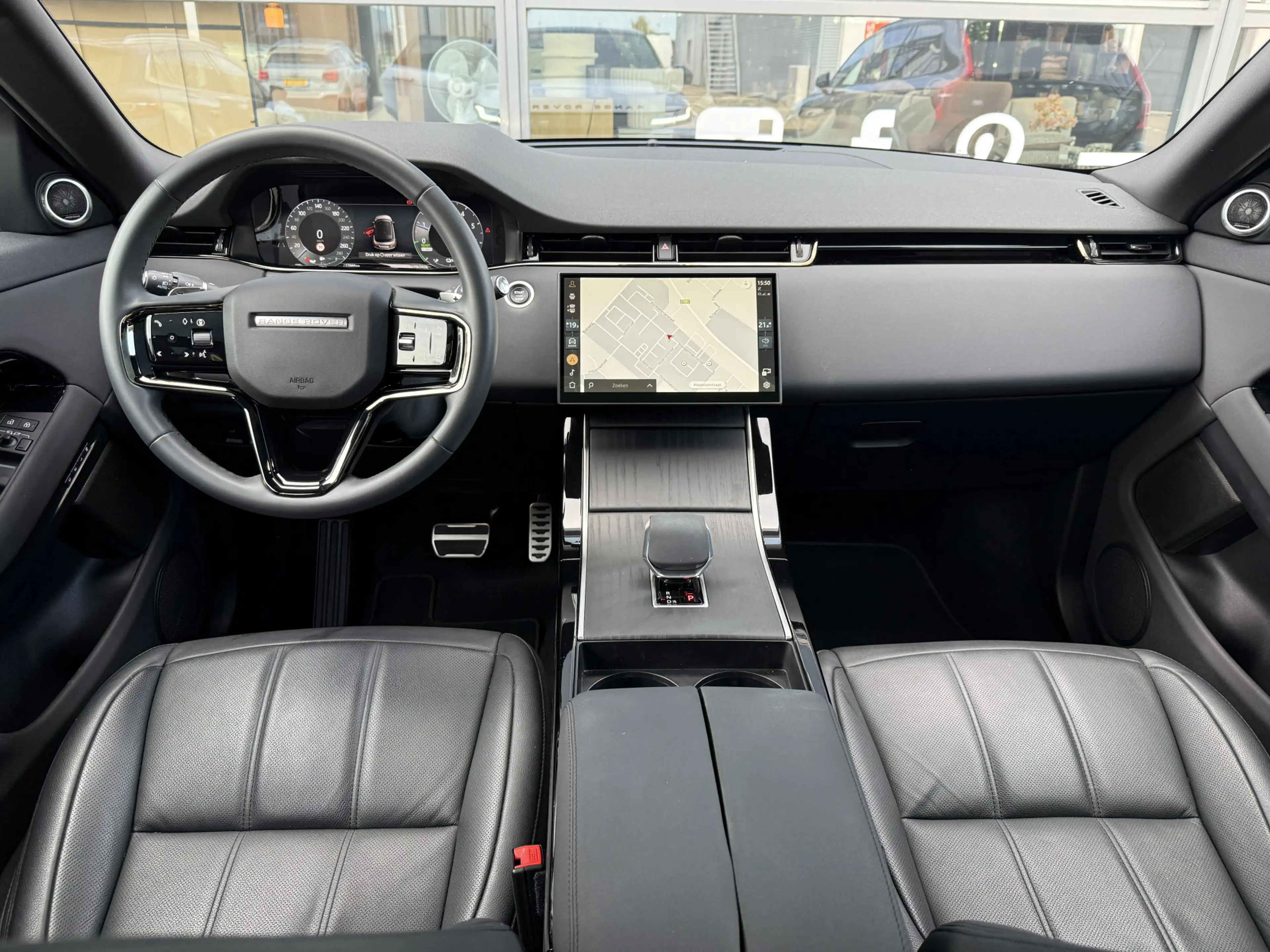 Land Rover Range Rover Evoque 1.5 P270e PHEV AWD SE Dynamic Edition — photo 6