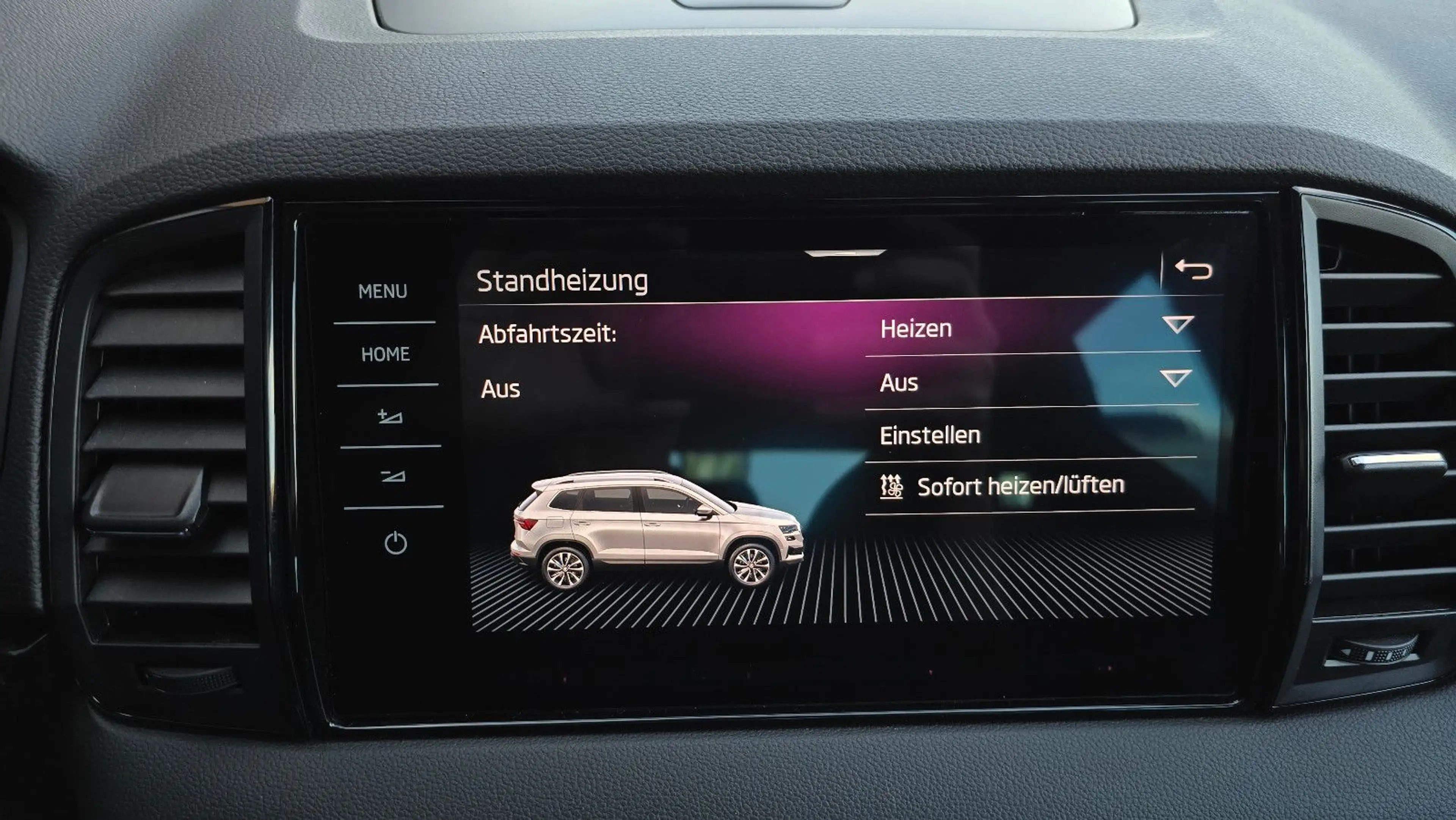 Skoda Karoq 2.0l TDI DSG 4x4 Sportline Pano/Virtual — photo 12