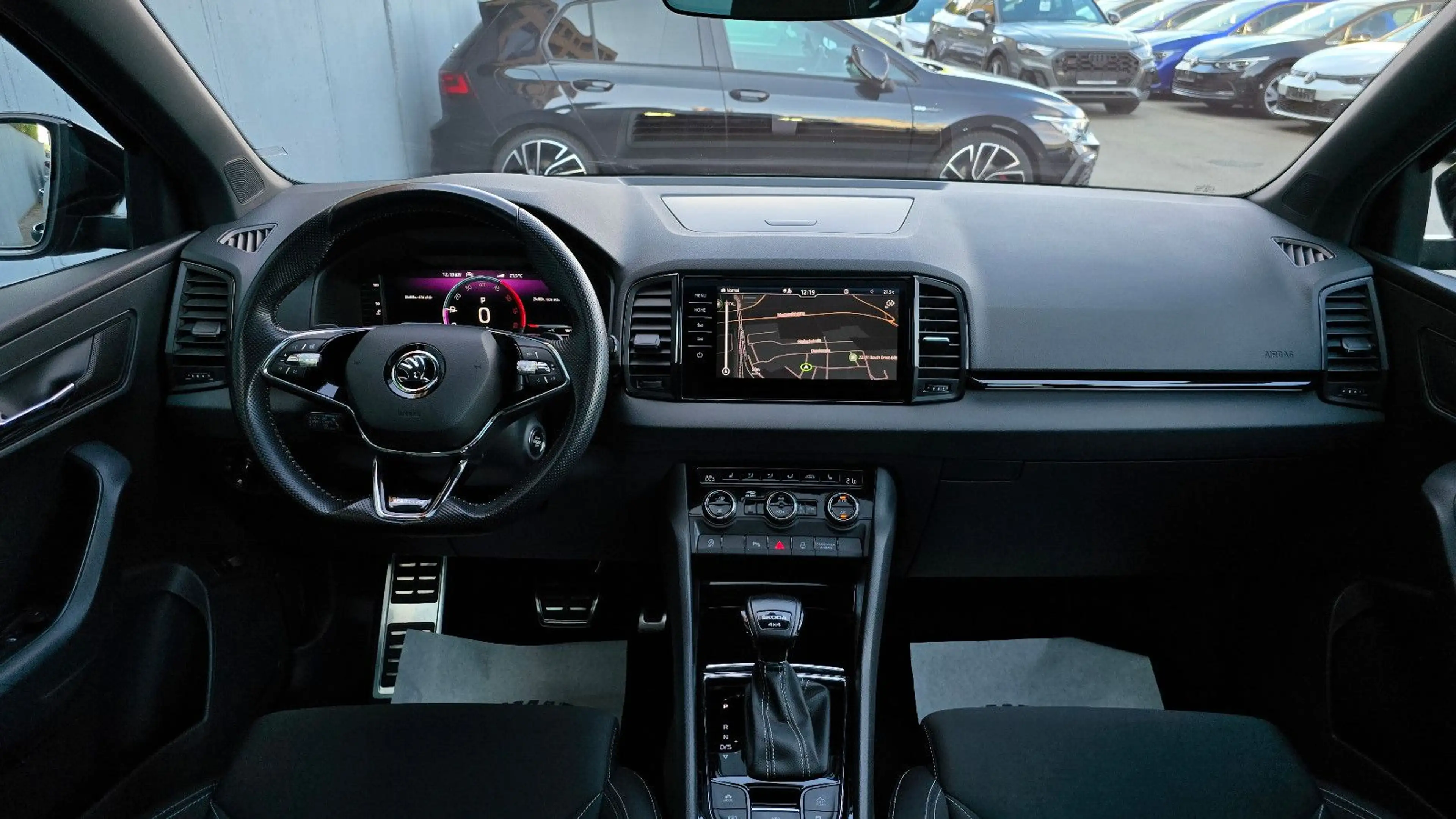 Skoda Karoq 2.0l TDI DSG 4x4 Sportline Pano/Virtual — photo 5