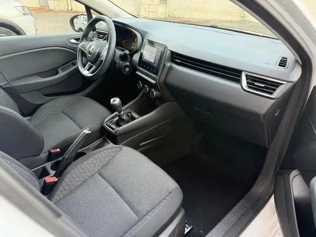 Renault Clio view 13