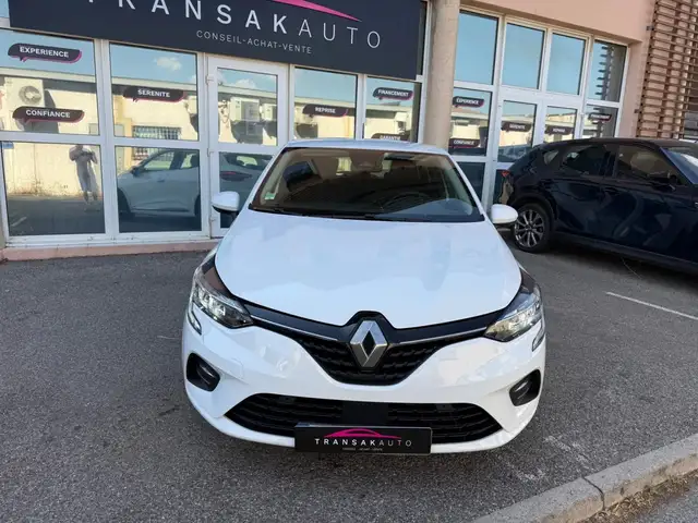 Renault Clio view 2