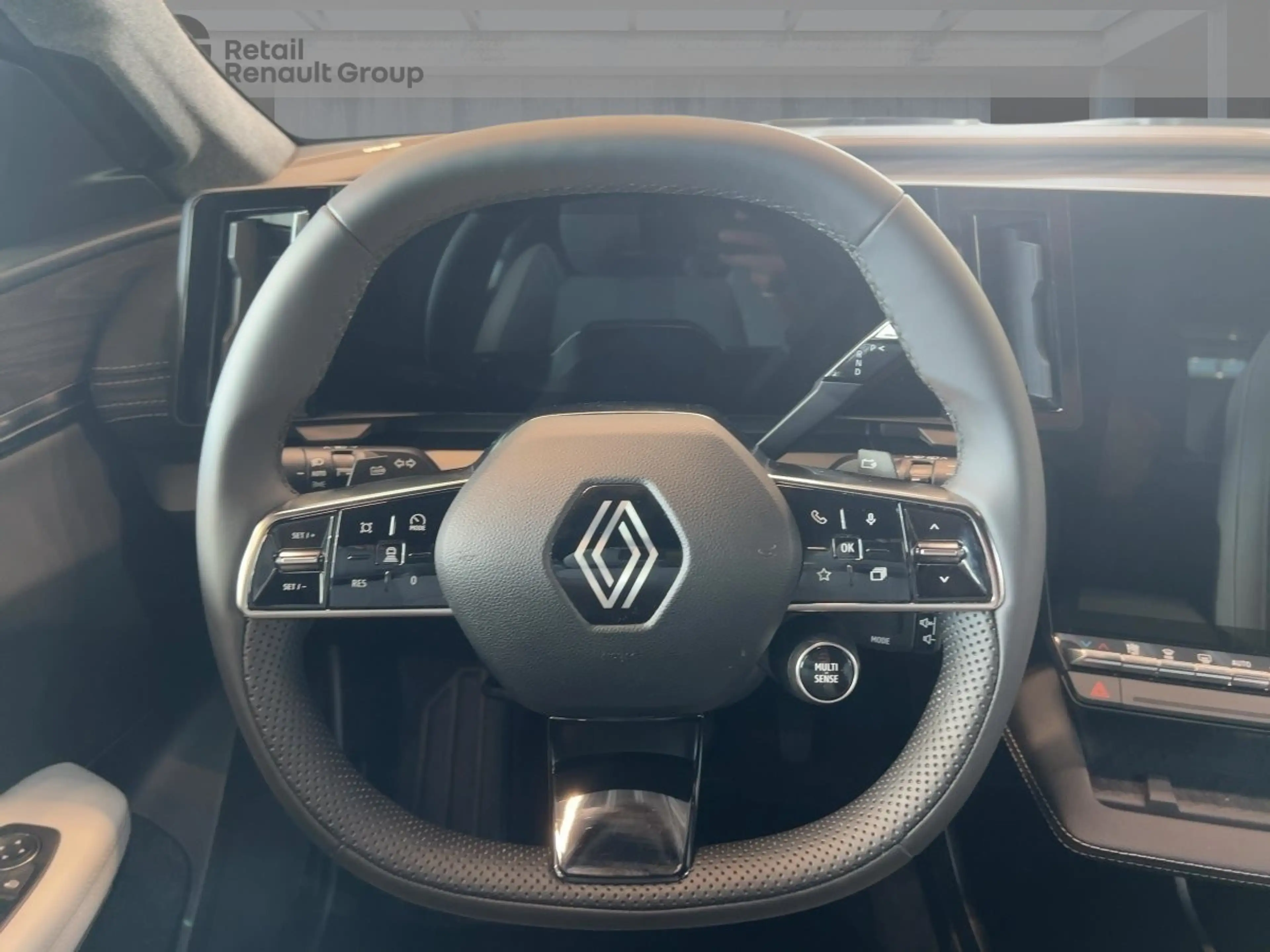 Renault Scenic 100% ele Iconic 220 Long Range PDC — photo 10