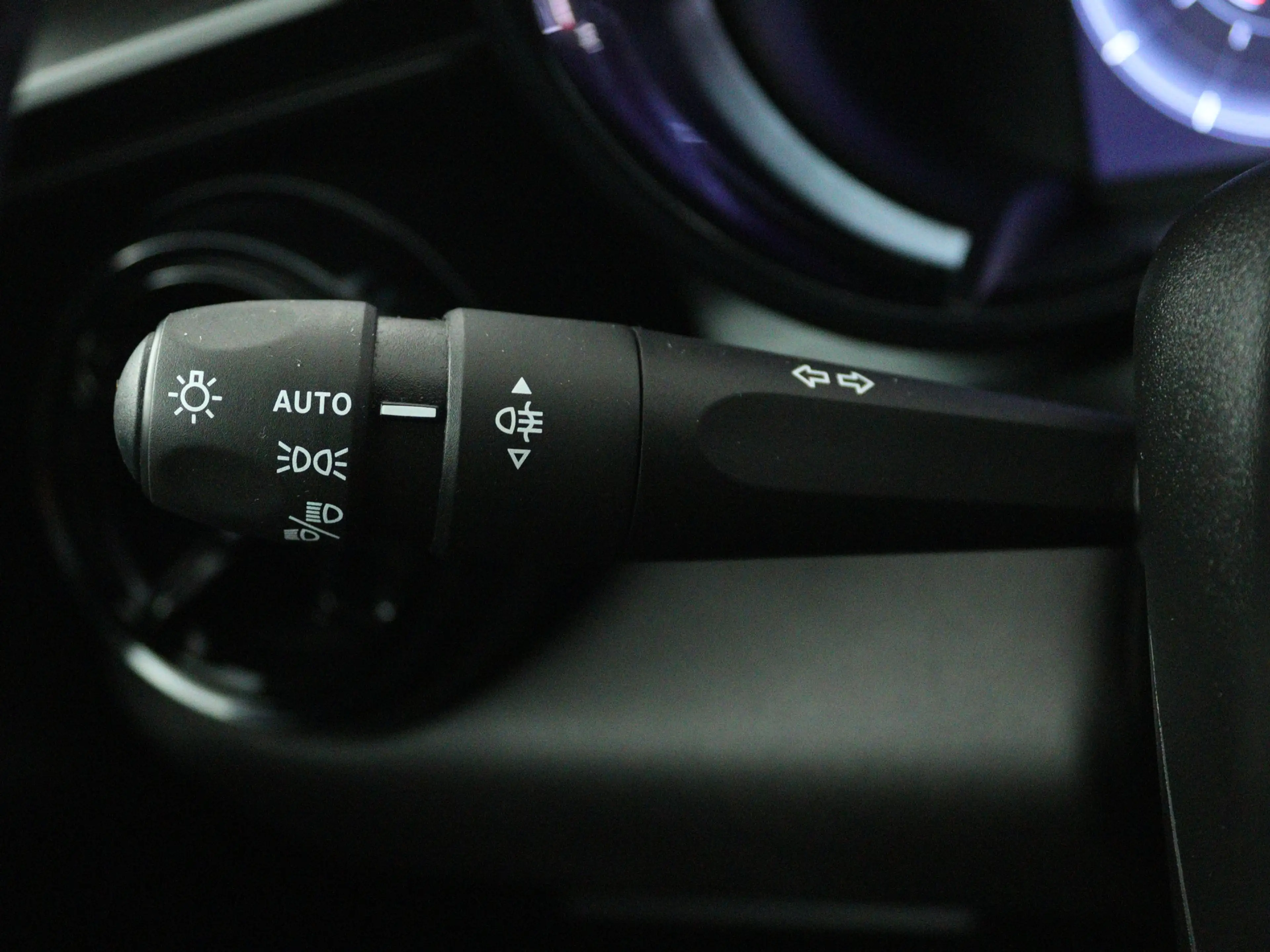 Alfa Romeo Junior 1.2 Turbo Hybrid Ibrida Speciale — photo 11