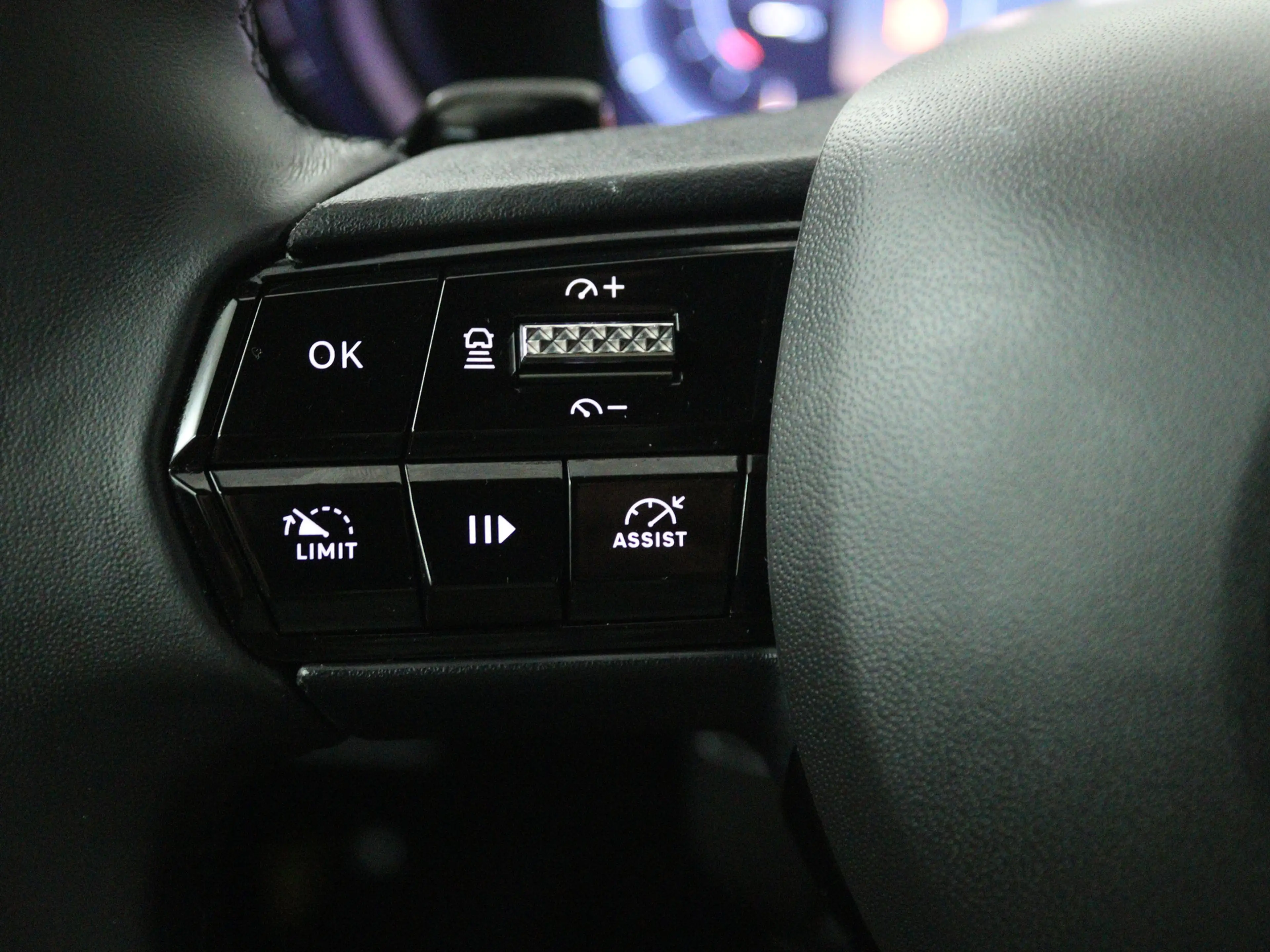 Alfa Romeo Junior 1.2 Turbo Hybrid Ibrida Speciale — photo 10