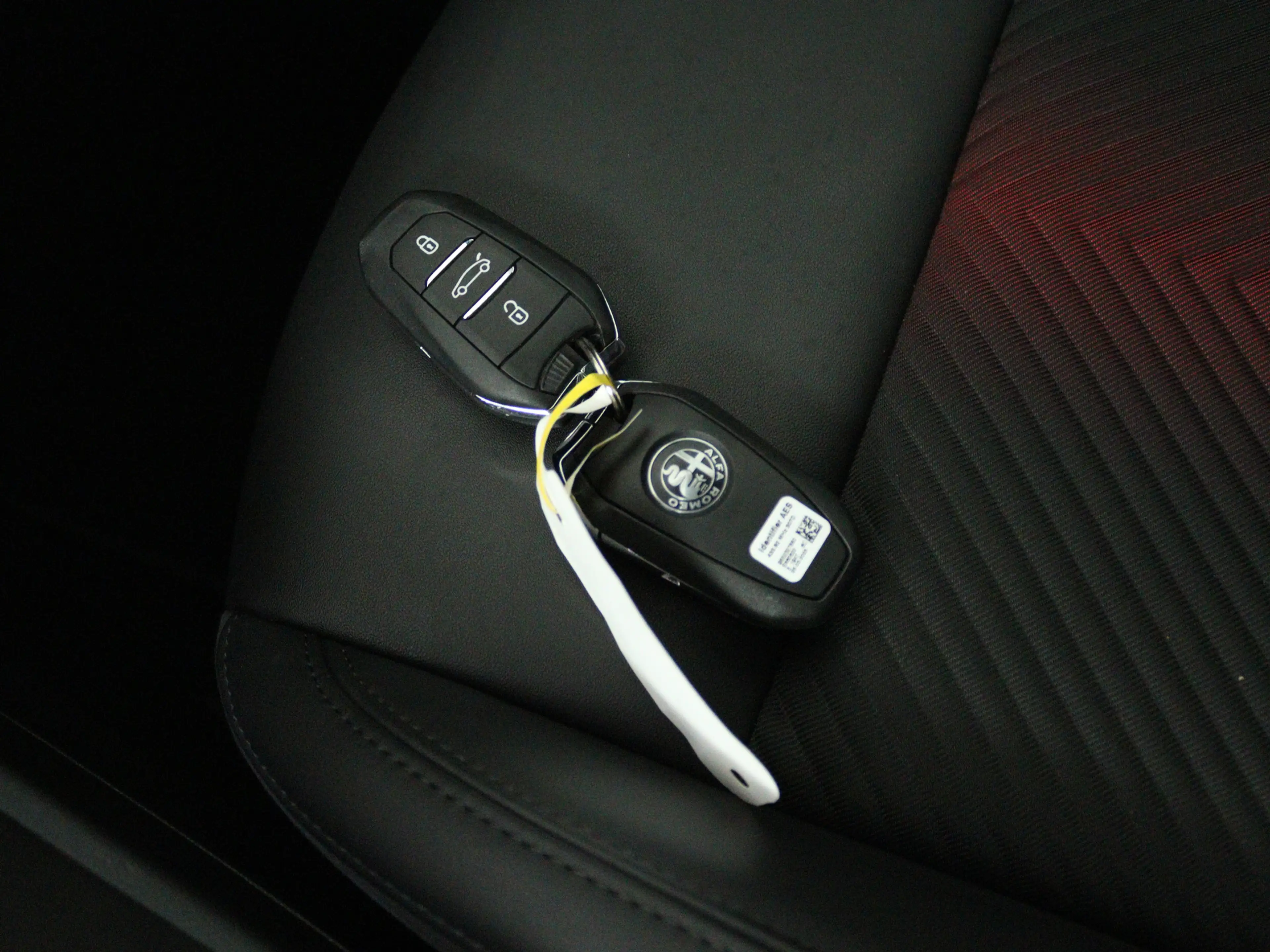 Alfa Romeo Junior 1.2 Turbo Hybrid Ibrida Speciale — photo 5