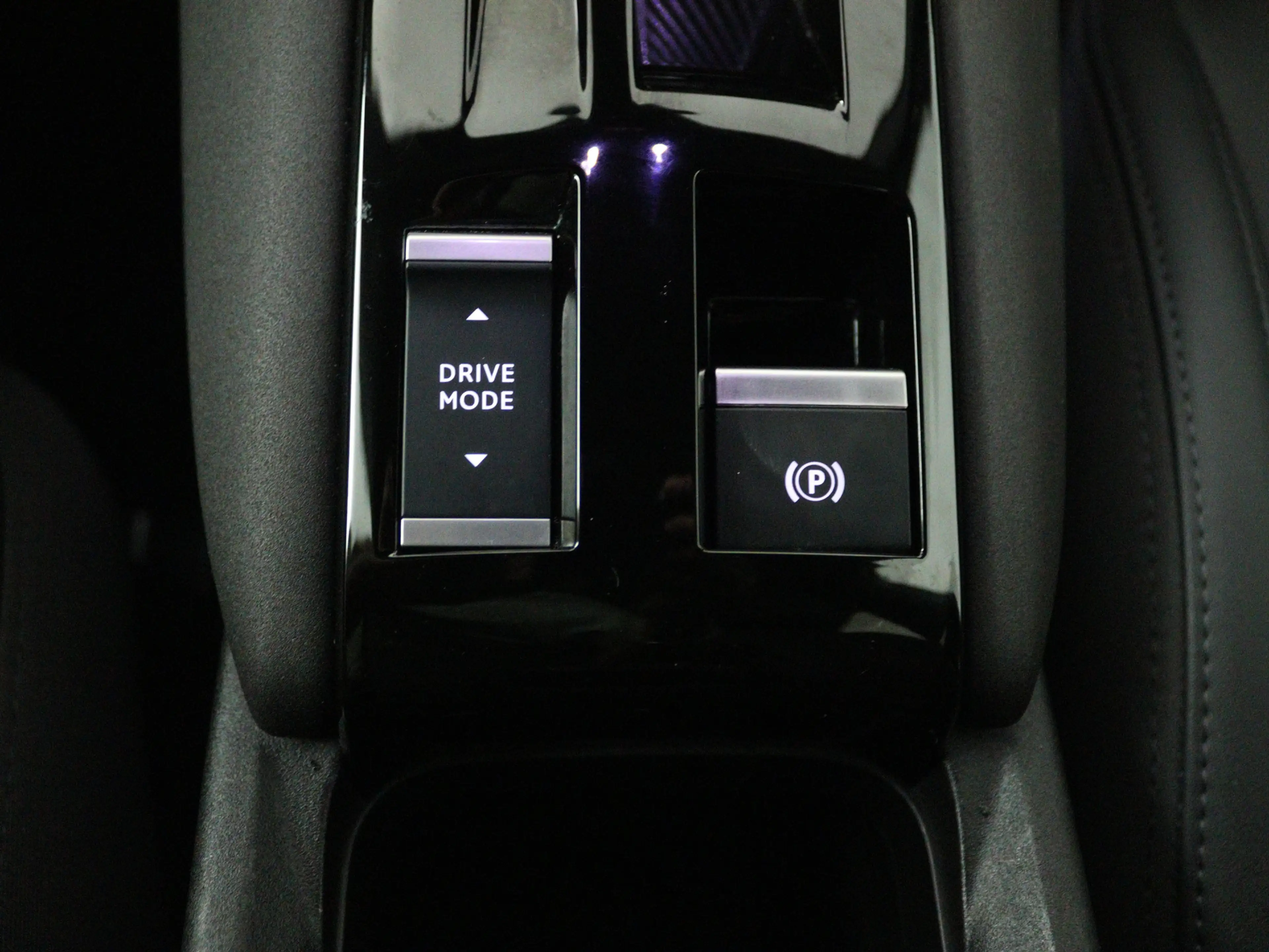 Alfa Romeo Junior 1.2 Turbo Hybrid Ibrida Speciale — photo 6