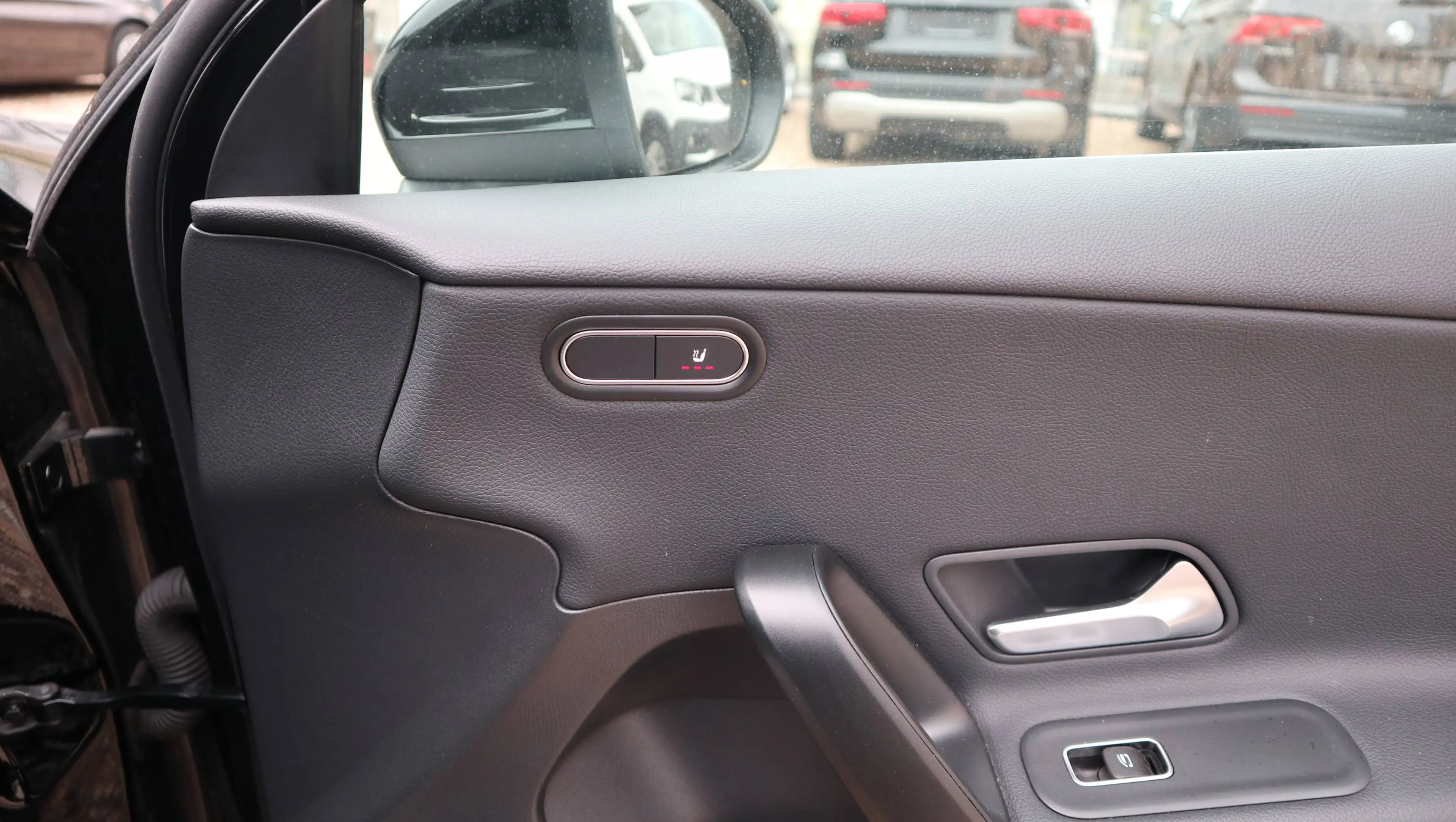 Mercedes-Benz A 200 A 200 D*Navi*Leder*Kamera*1.Hand*SHZ*MOD.2025 — photo 11