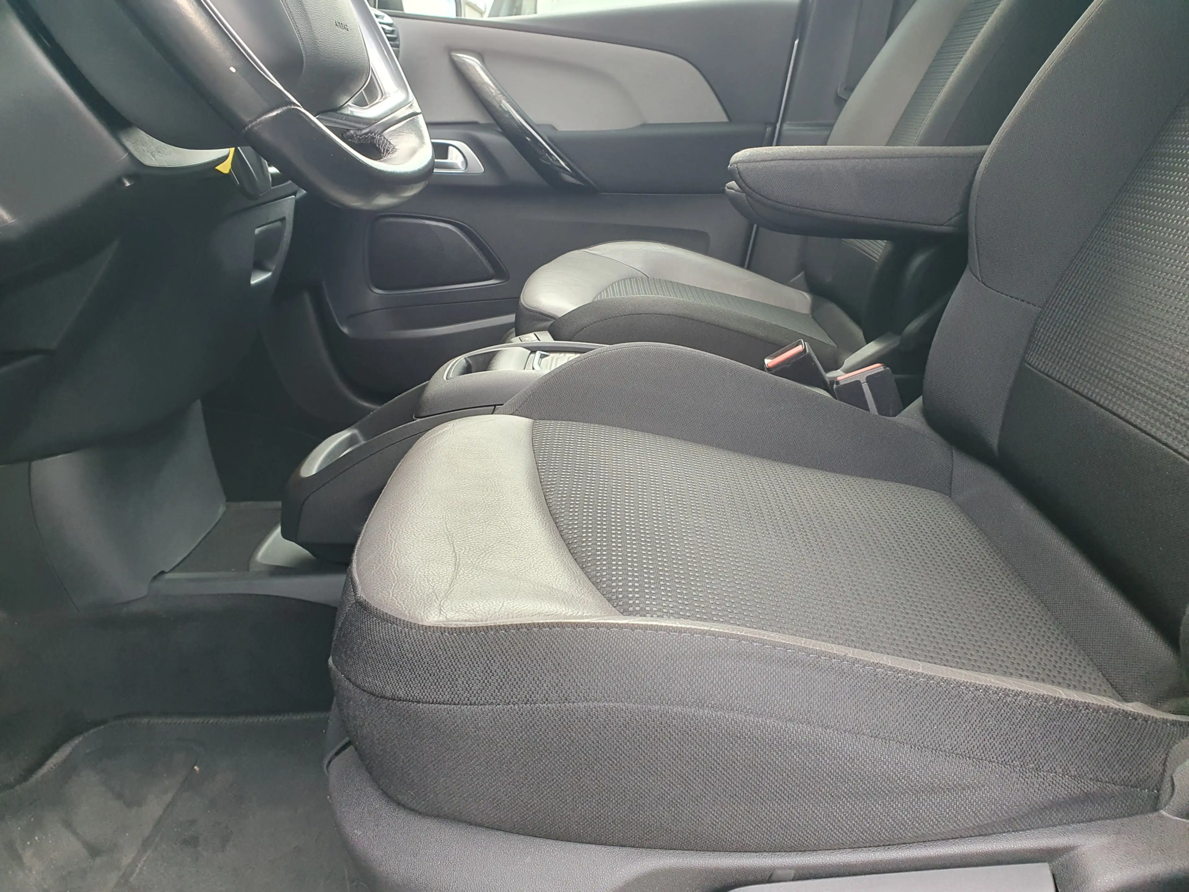Citroen C4 Picasso 1.2 PureTech Business PANO/CARPLAY/MASSAGE/CAMERA/ — photo 20