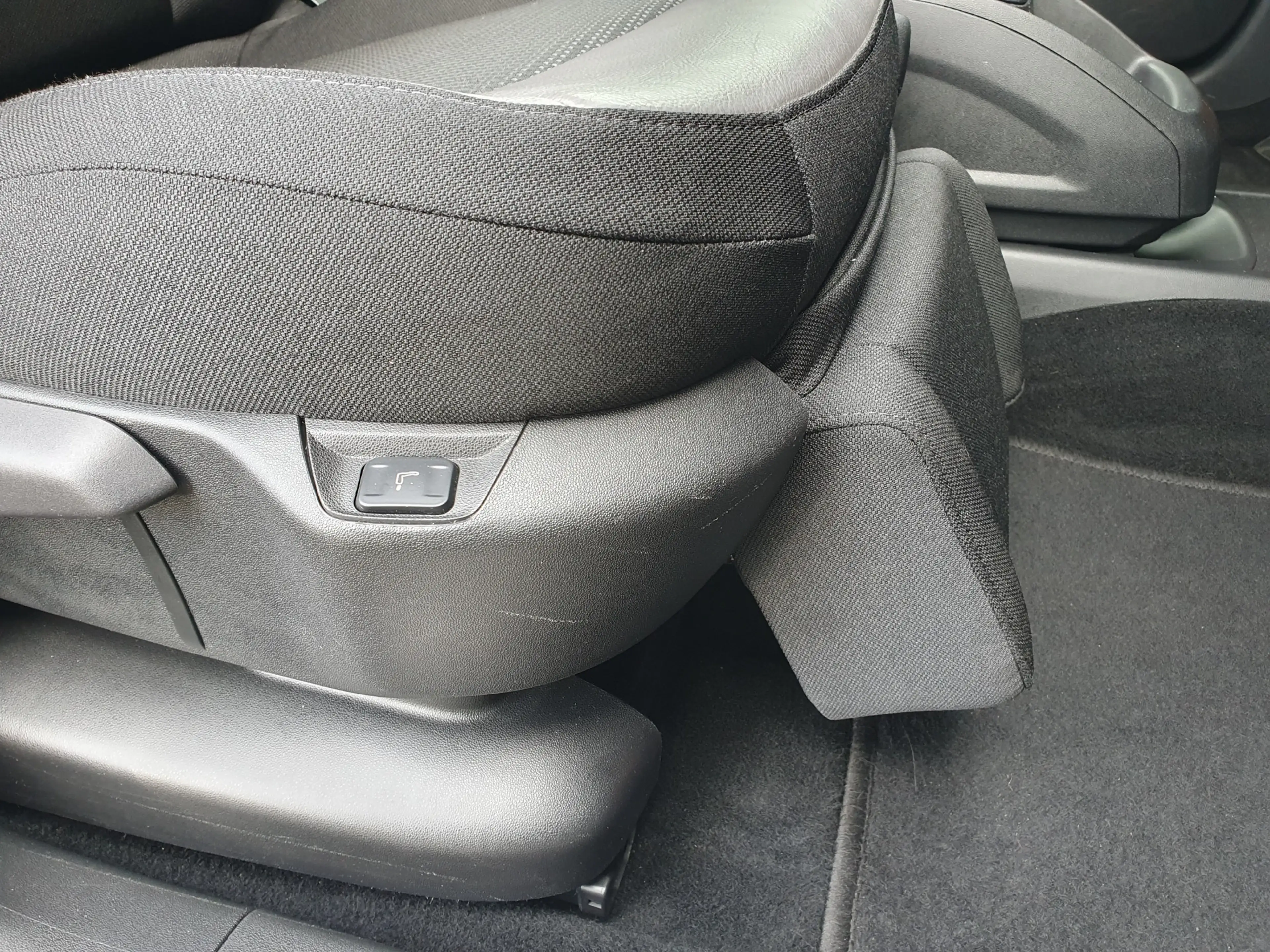 Citroen C4 Picasso 1.2 PureTech Business PANO/CARPLAY/MASSAGE/CAMERA/ — photo 49
