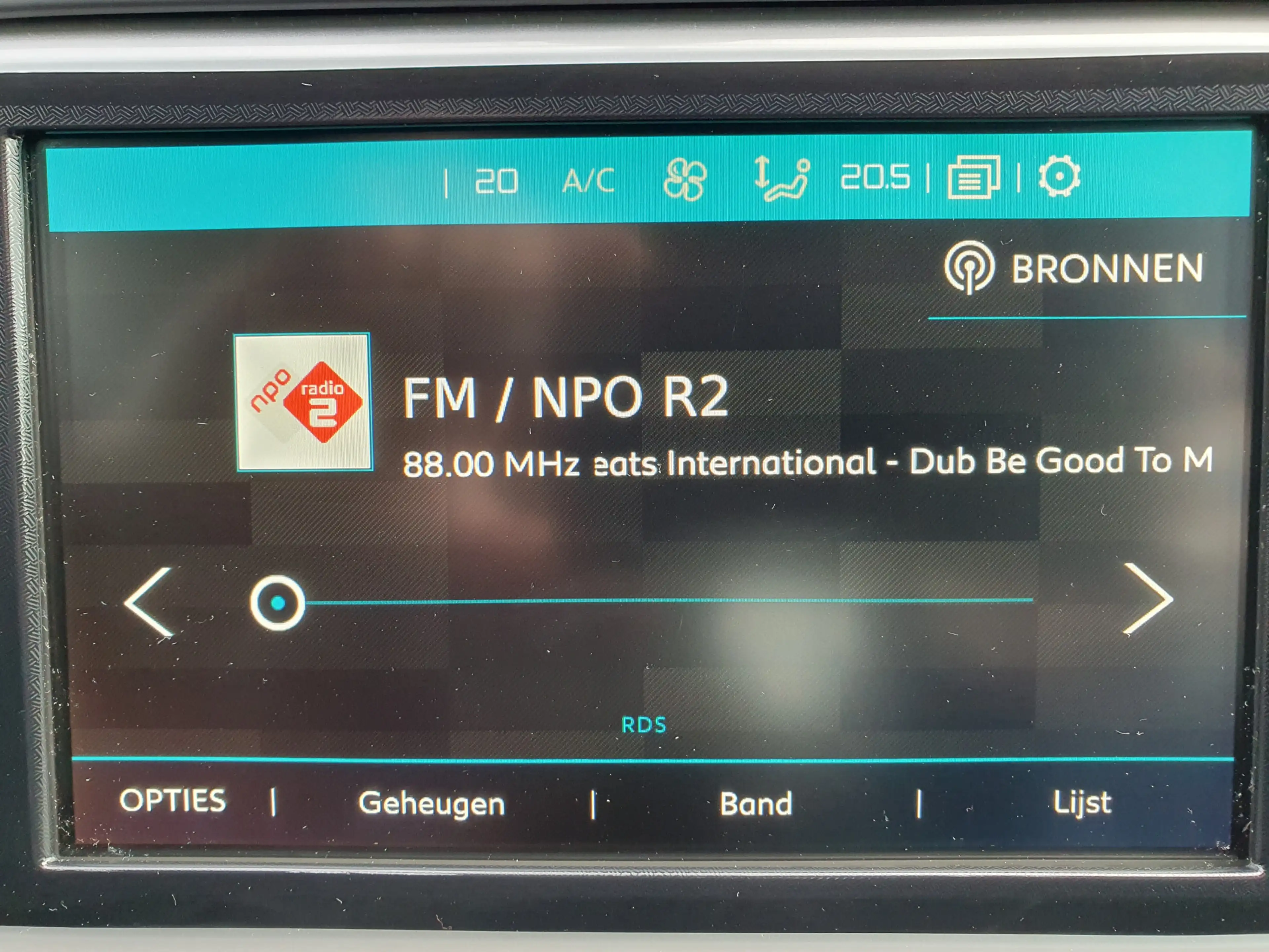 Citroen C4 Picasso 1.2 PureTech Business PANO/CARPLAY/MASSAGE/CAMERA/ — photo 32