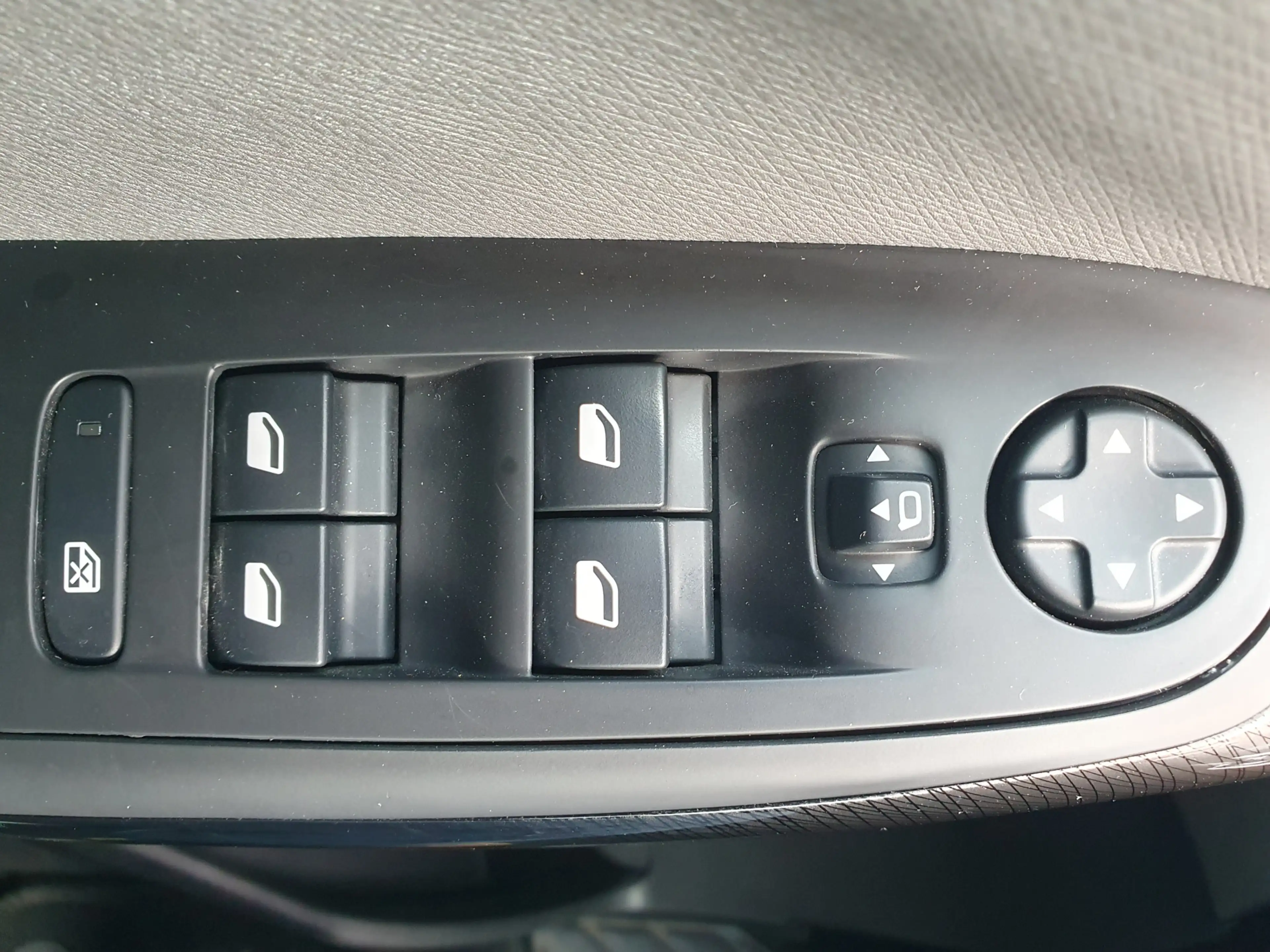 Citroen C4 Picasso 1.2 PureTech Business PANO/CARPLAY/MASSAGE/CAMERA/ — photo 41