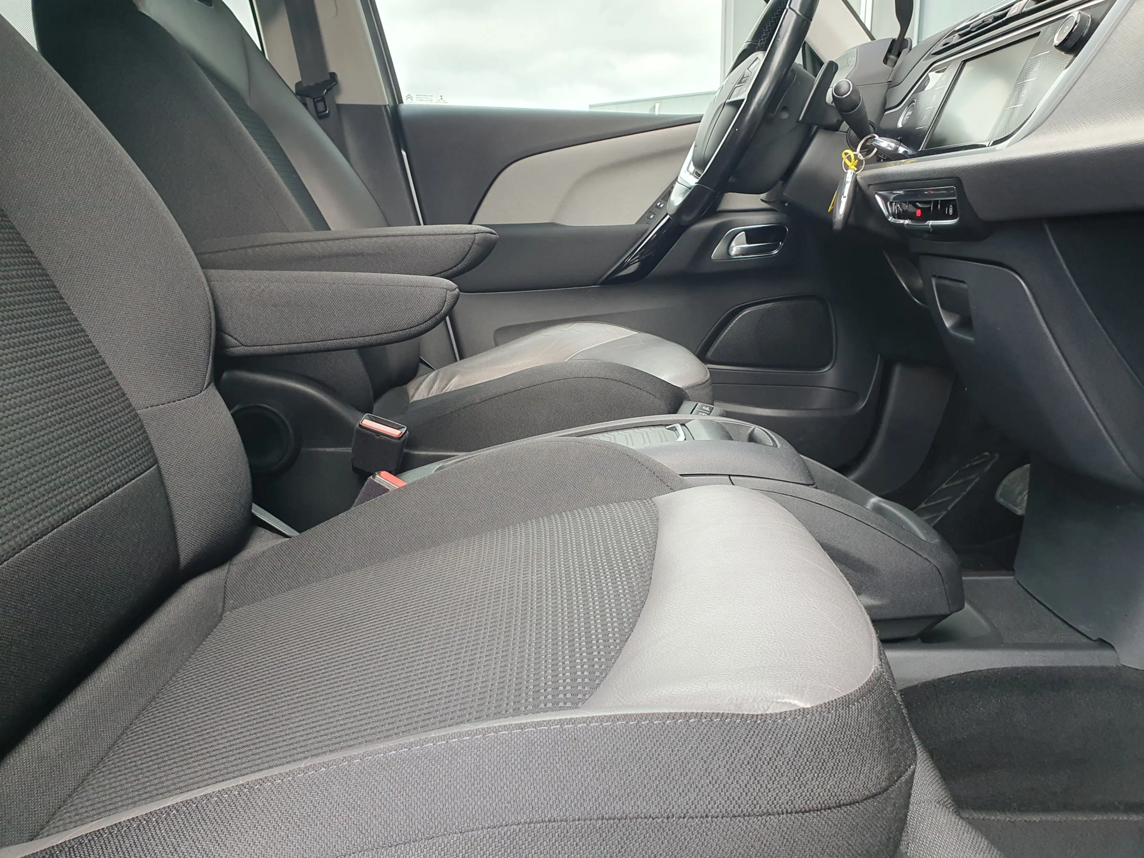 Citroen C4 Picasso 1.2 PureTech Business PANO/CARPLAY/MASSAGE/CAMERA/ — photo 22