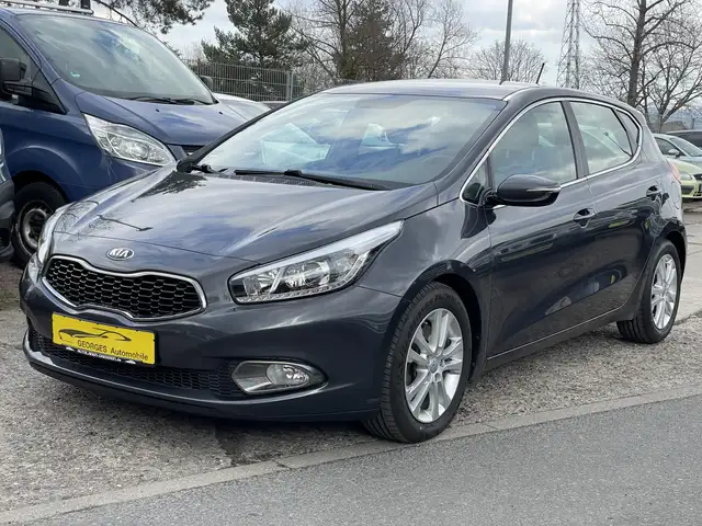 Kia Ceed / cee'd Ceed Diesel 1.6 CRDi 1.Hand Kamera Navi