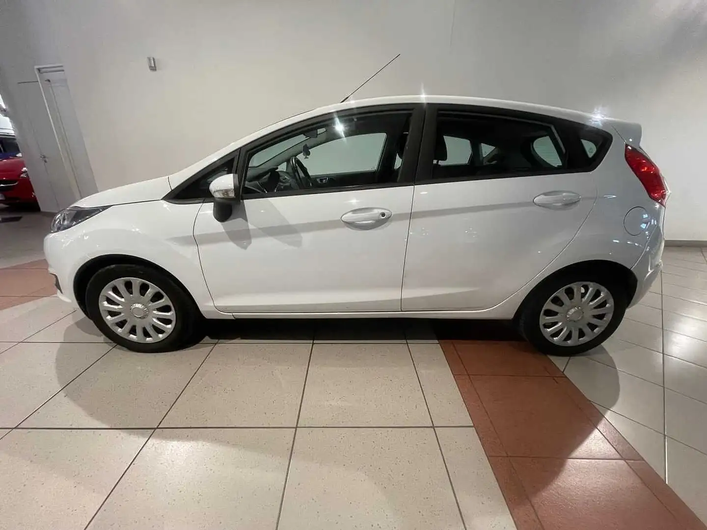 Ford Fiesta 6ª serie 1.2 82 CV 5 porte Bianco - 2