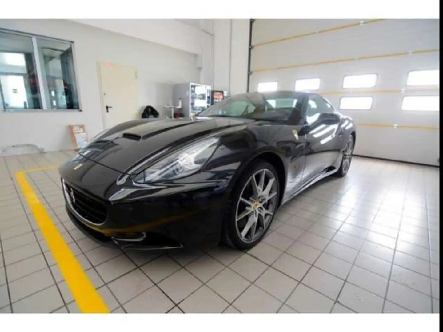 Ferrari California DCT mod. 30 cv in più 30 kg in meno - Permute Nero - 1