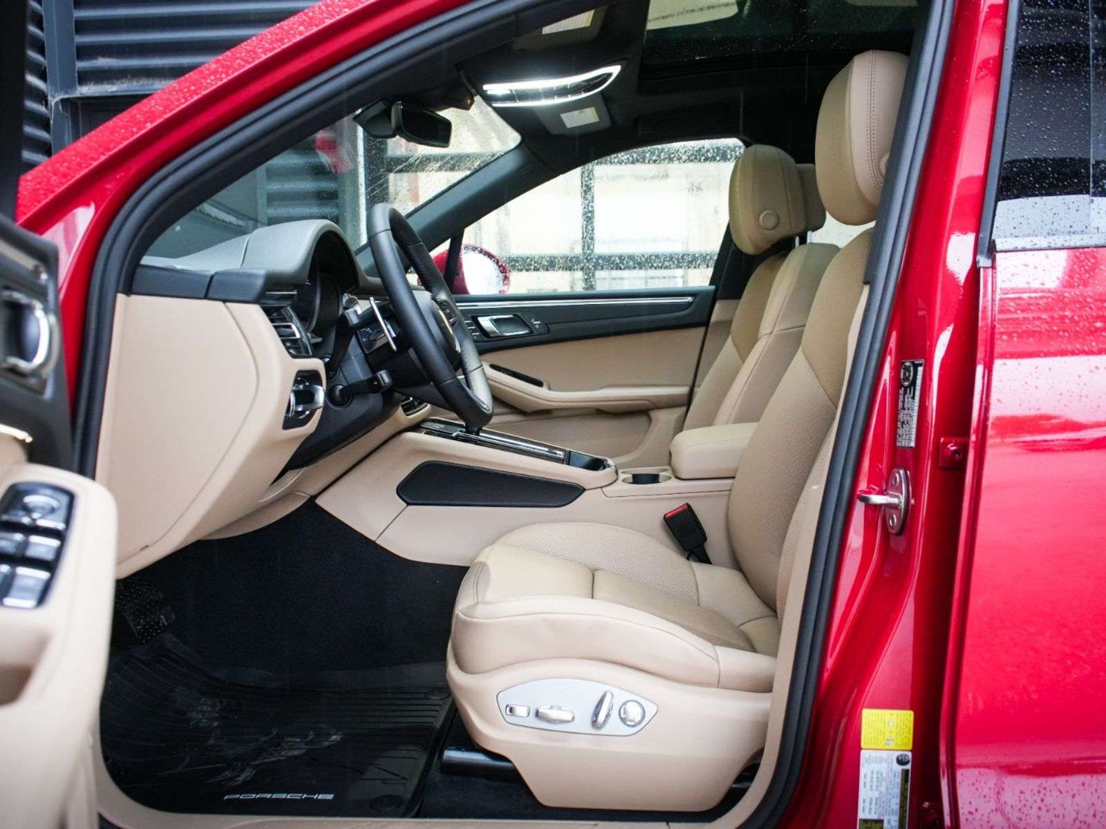 2026 Porsche Macan thumb 14