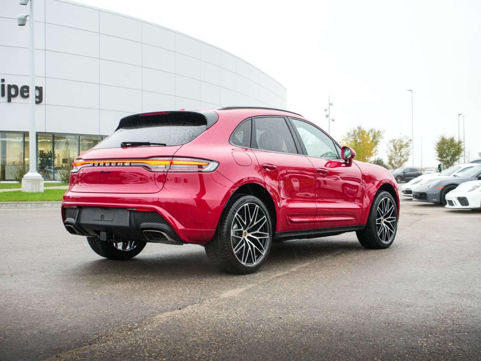 2026 Porsche Macan thumb 7