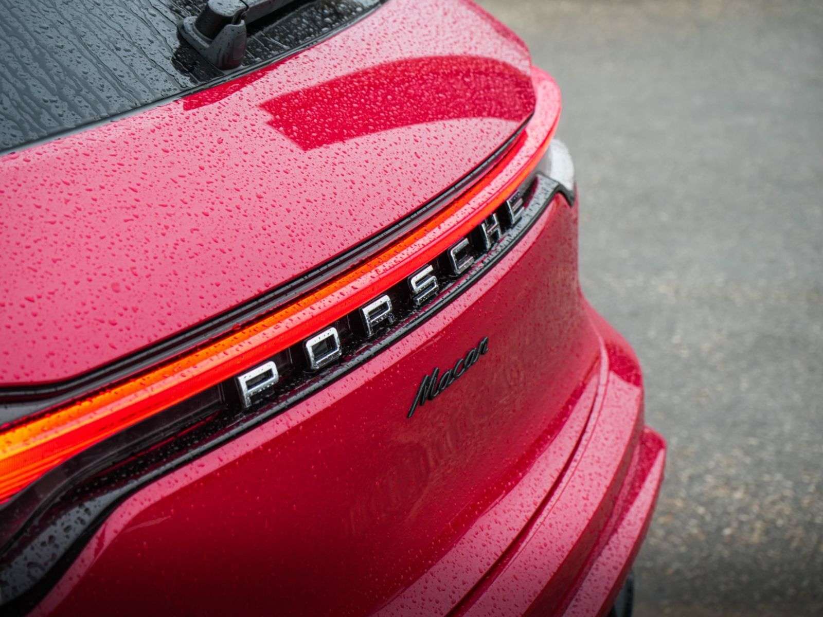 2026 Porsche Macan thumb 11