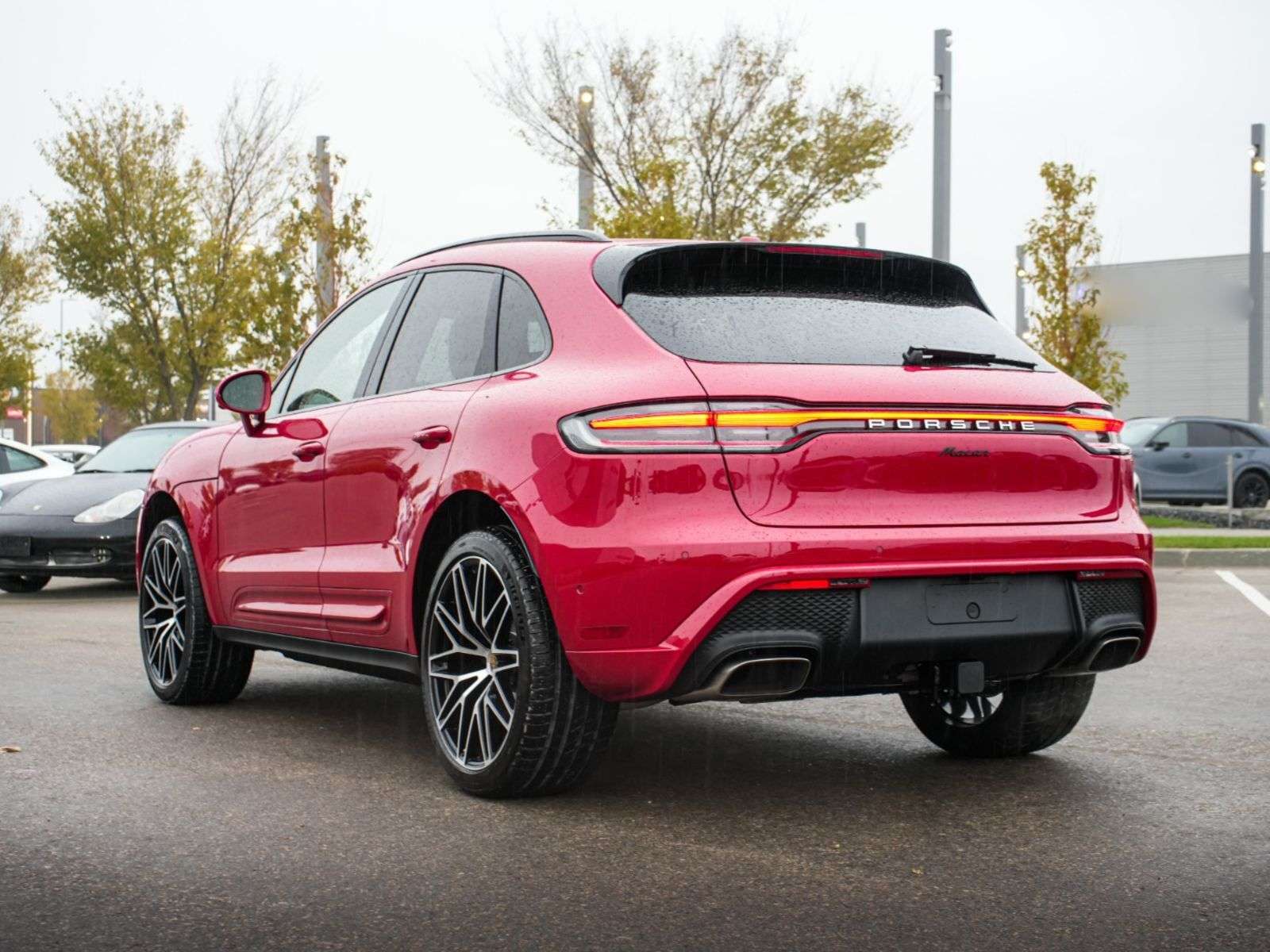 2026 Porsche Macan alt 5