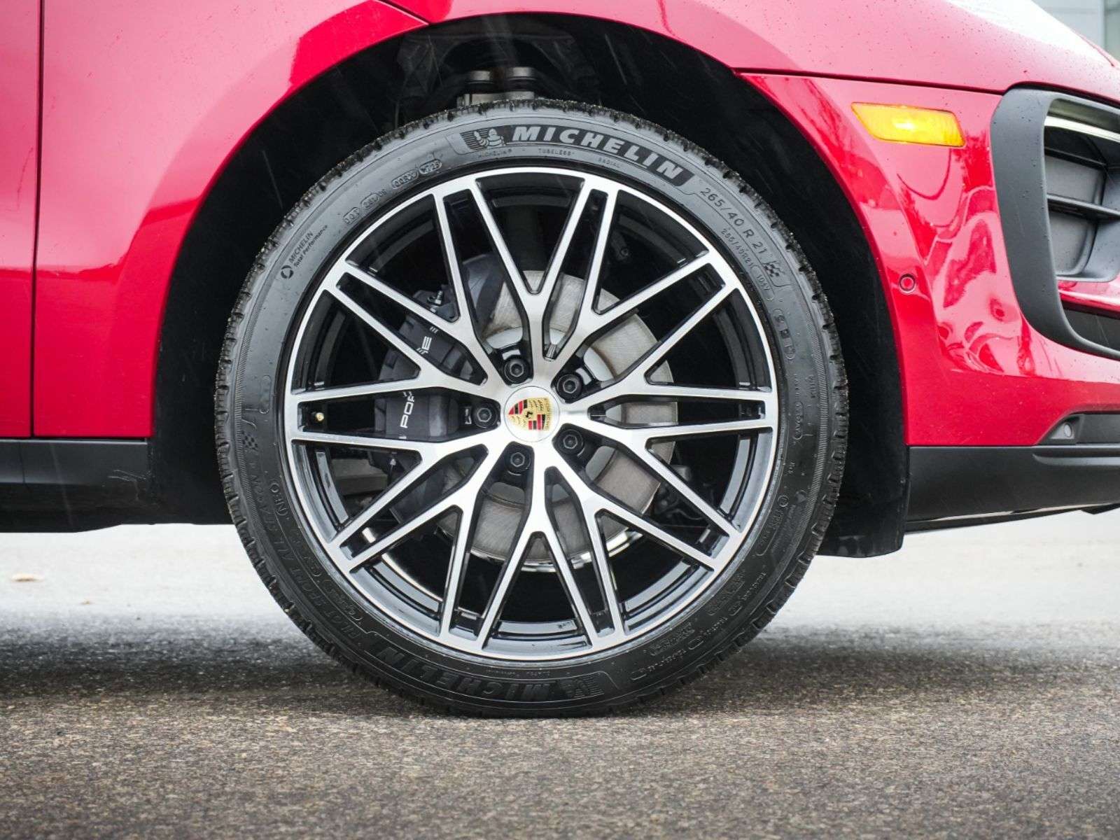 2026 Porsche Macan alt 2
