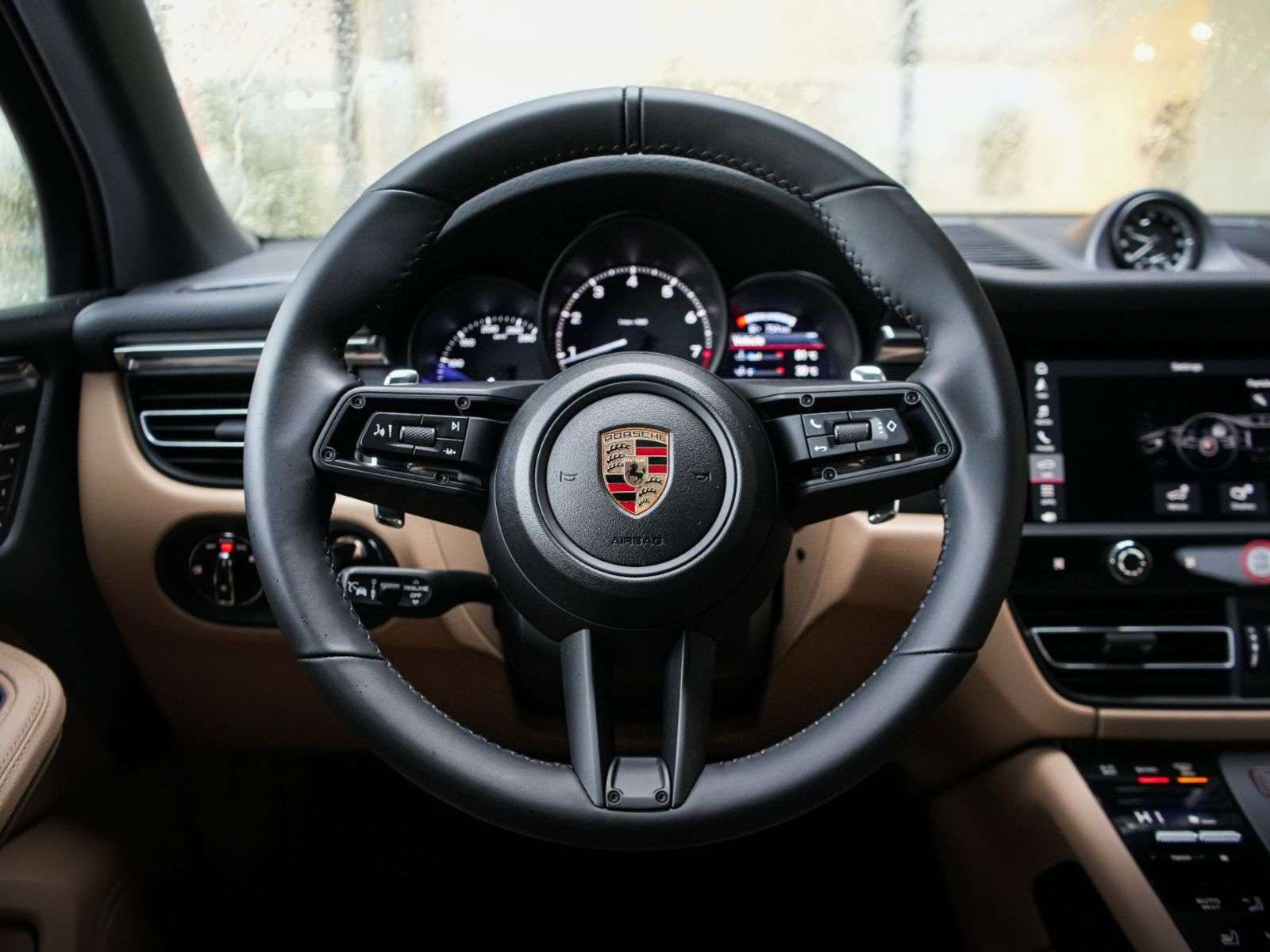2026 Porsche Macan thumb 23