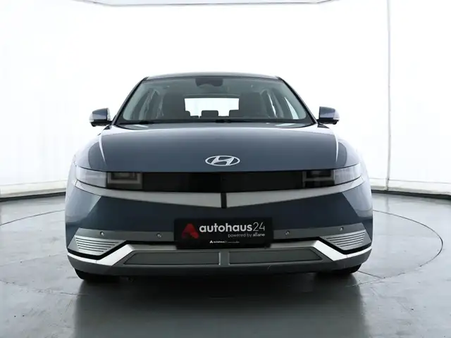 Hyundai Ioniq 5 view 2