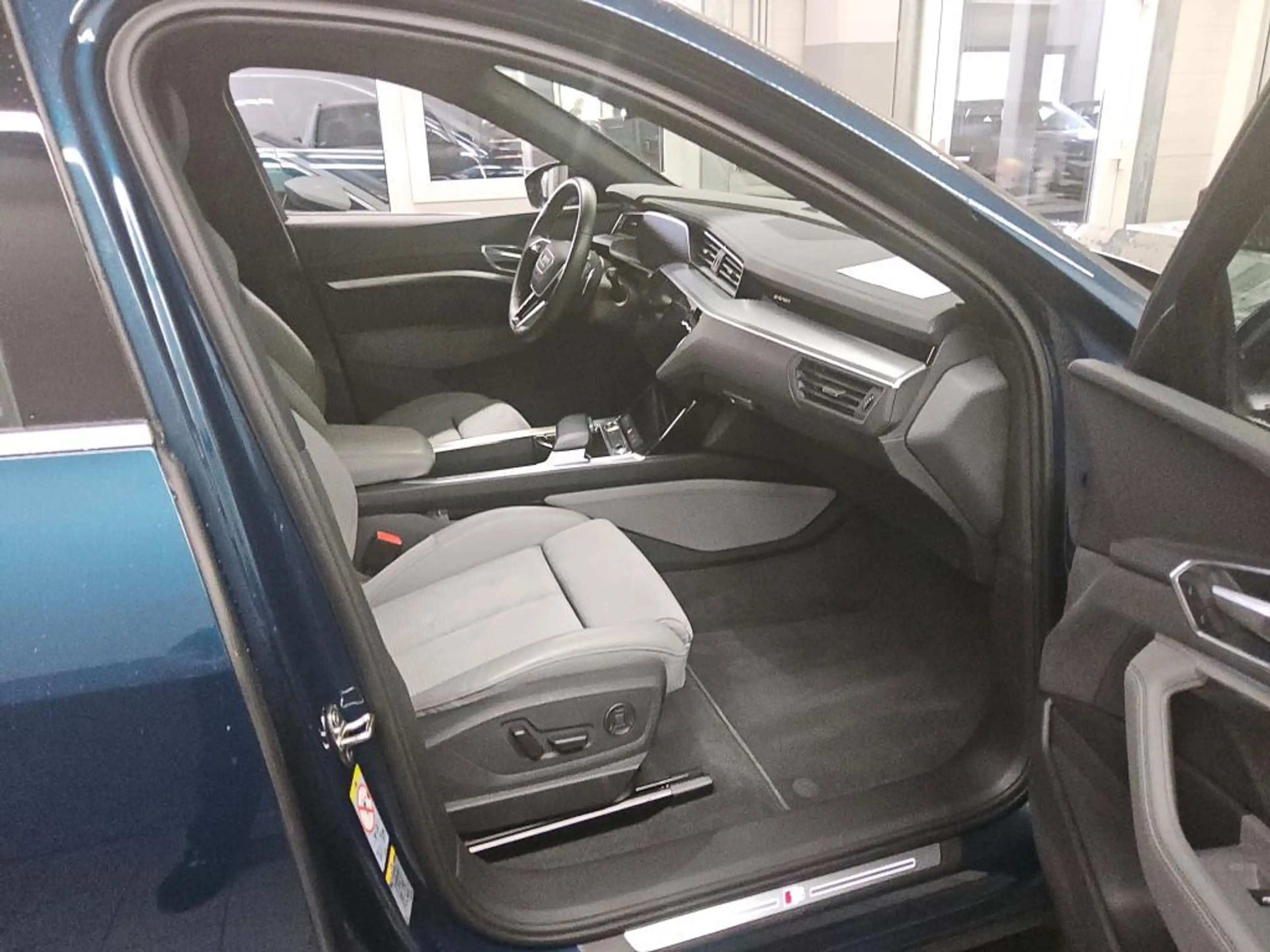 Audi e-tron 55 S line ACC HuD e-SITZE 20Z SHZ VC — photo 9