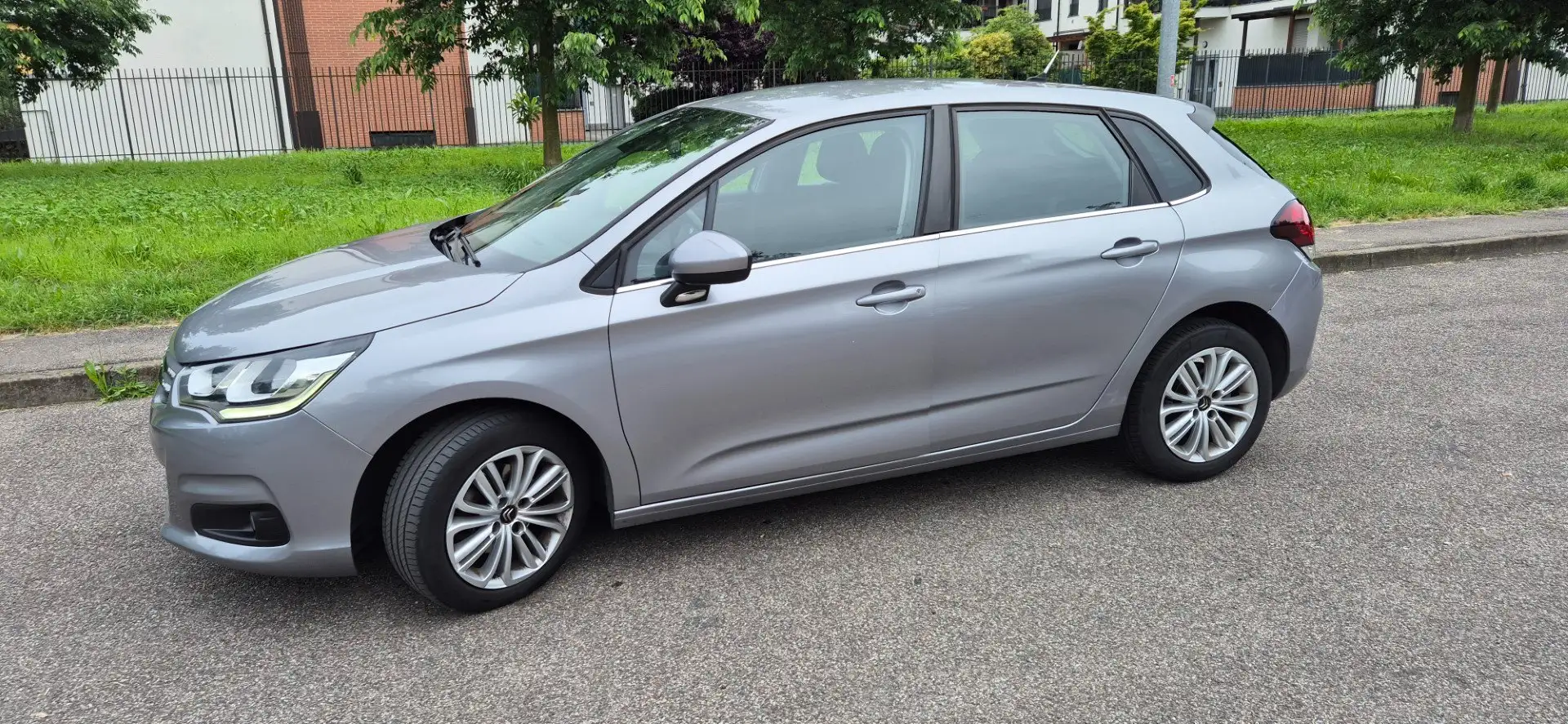 Citroen C4 C4 1.6 bluehdi Feel s Gris - 2